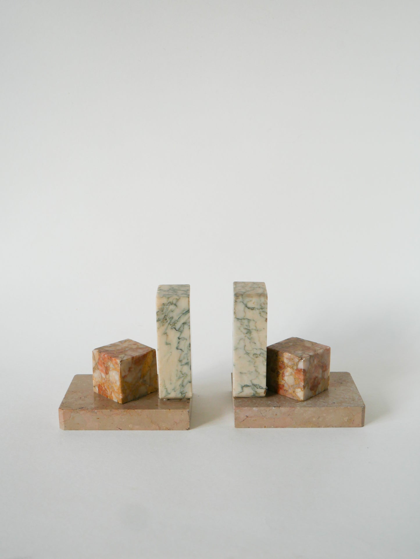 Paire de serre-livres en marbre, modèle Domino, 1950