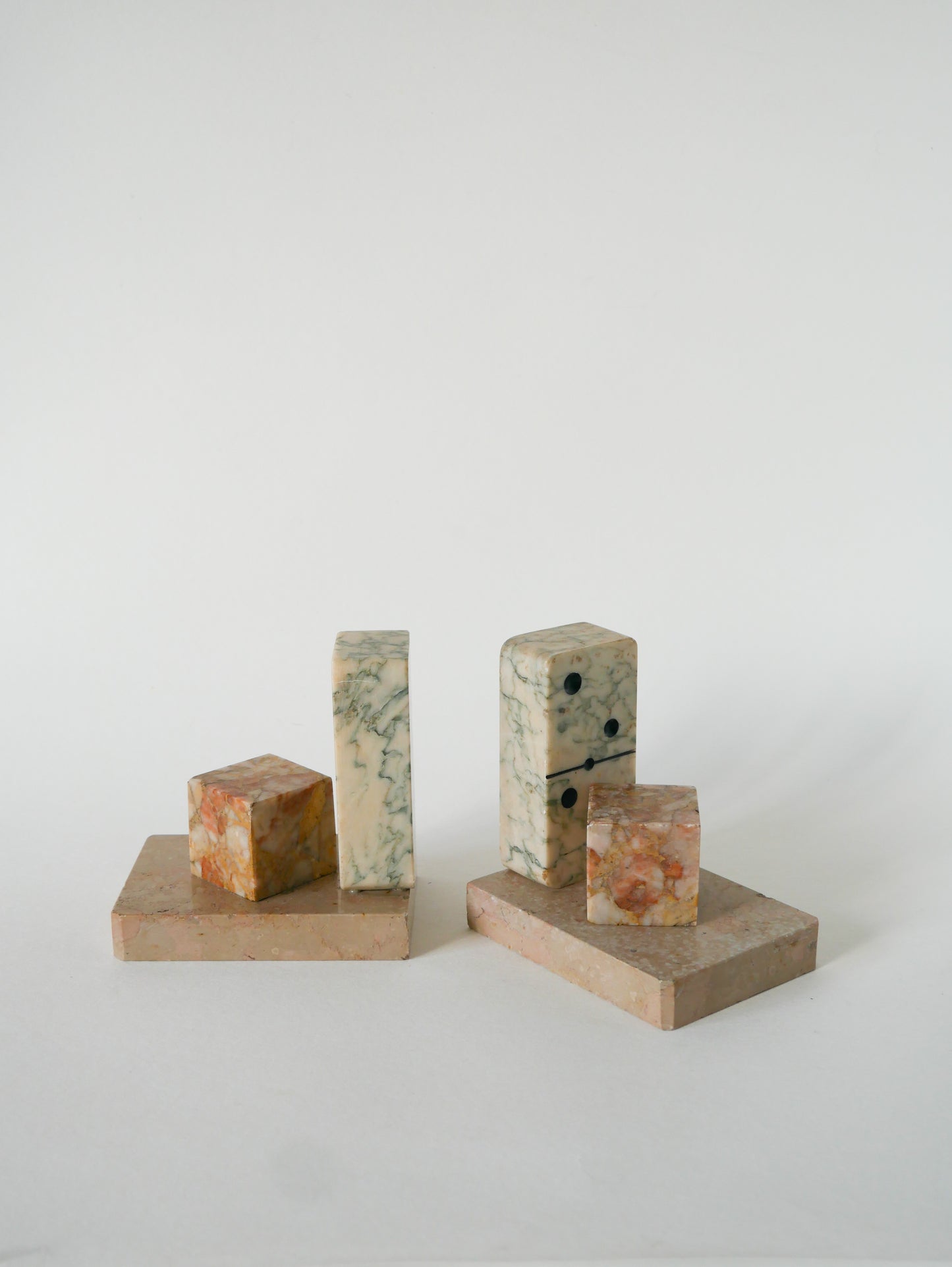 Paire de serre-livres en marbre, modèle Domino, 1950
