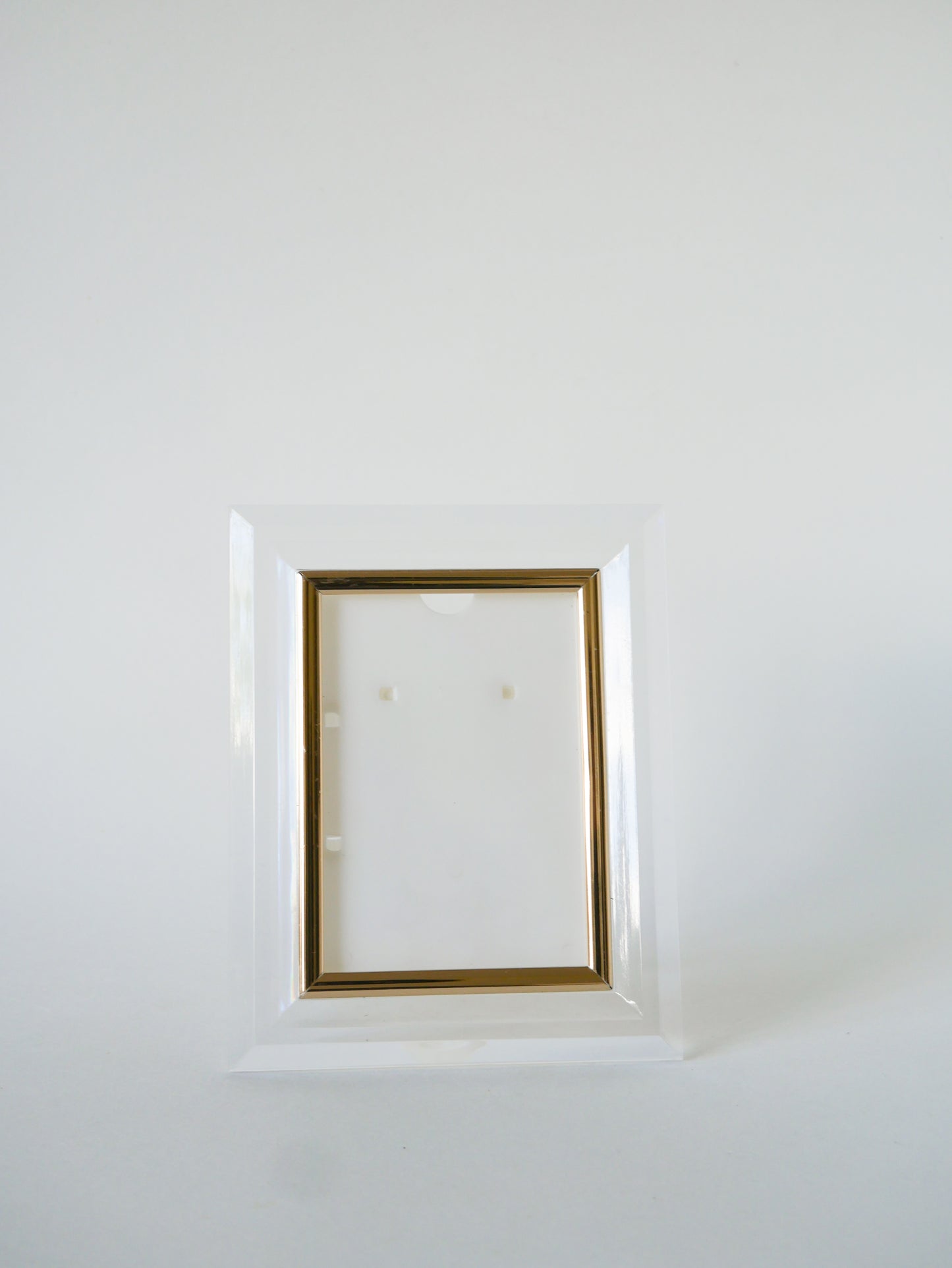 Cadre photo à poser en plexi, détail Doré, 1980