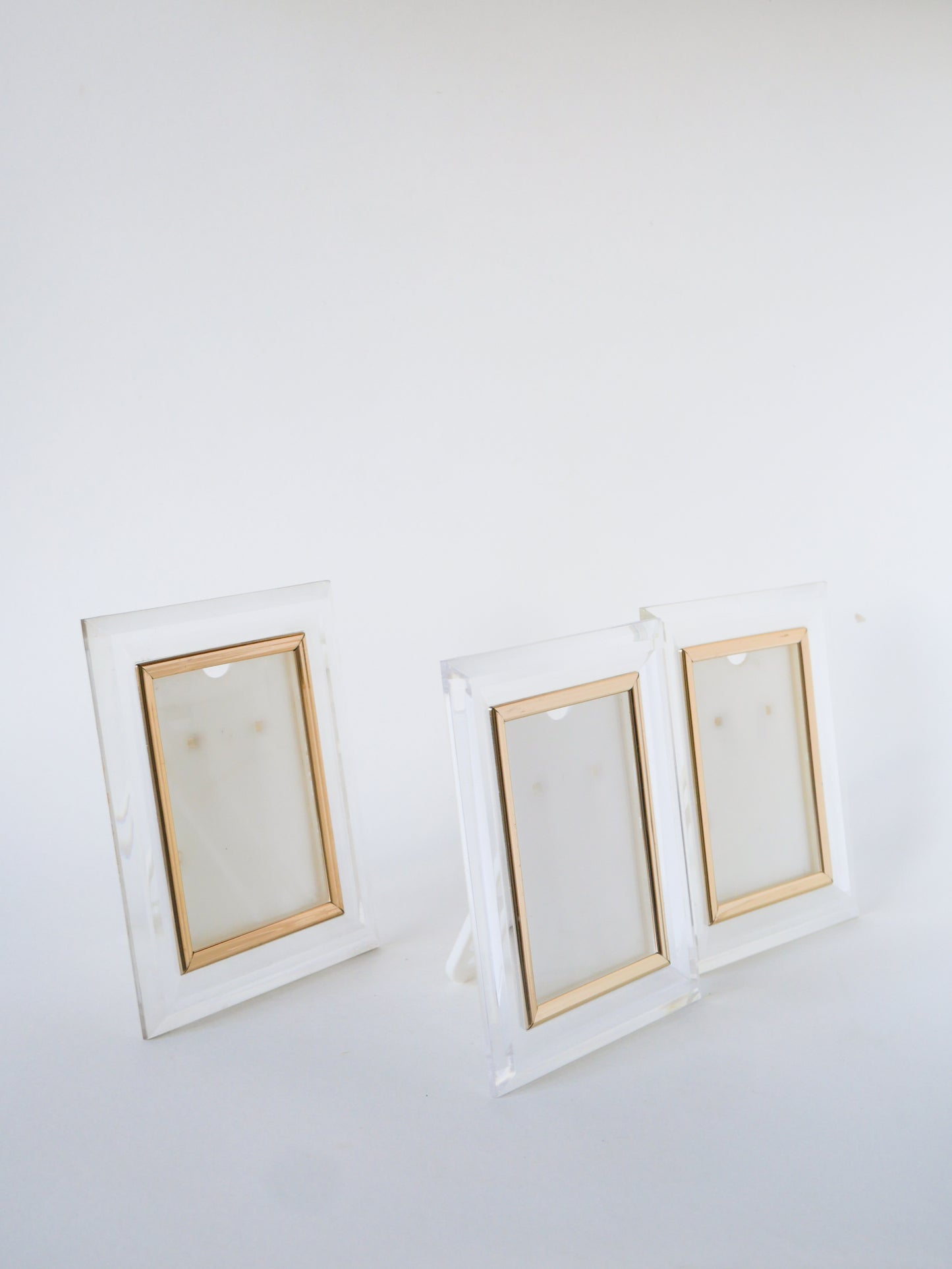 Cadre photo à poser en plexi, détail Doré, 1980