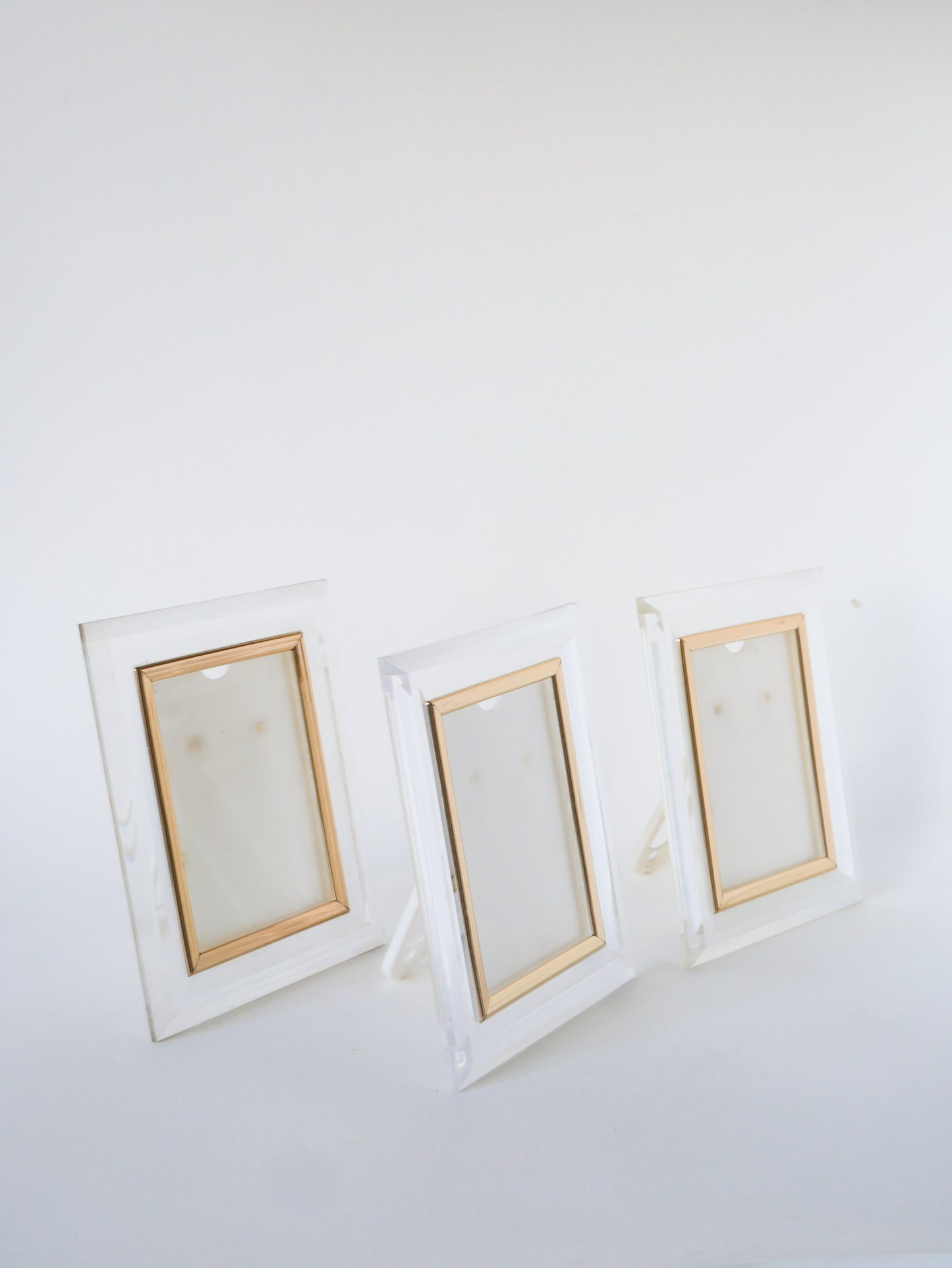 Cadre photo à poser en plexi, détail Doré, 1980