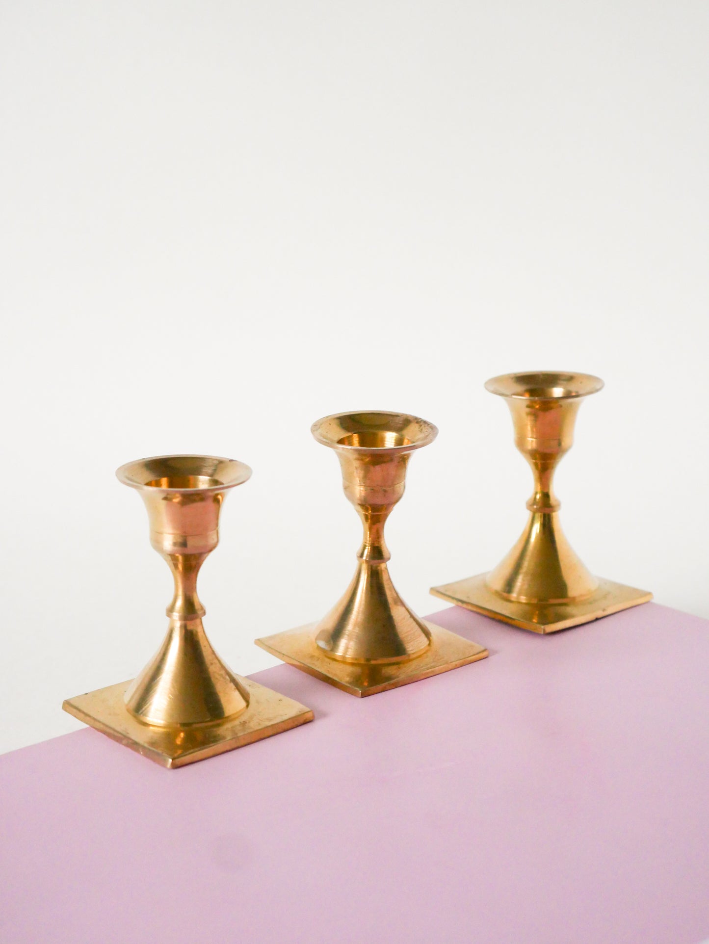 Ensemble de 6 bougeoirs en laiton, 1950