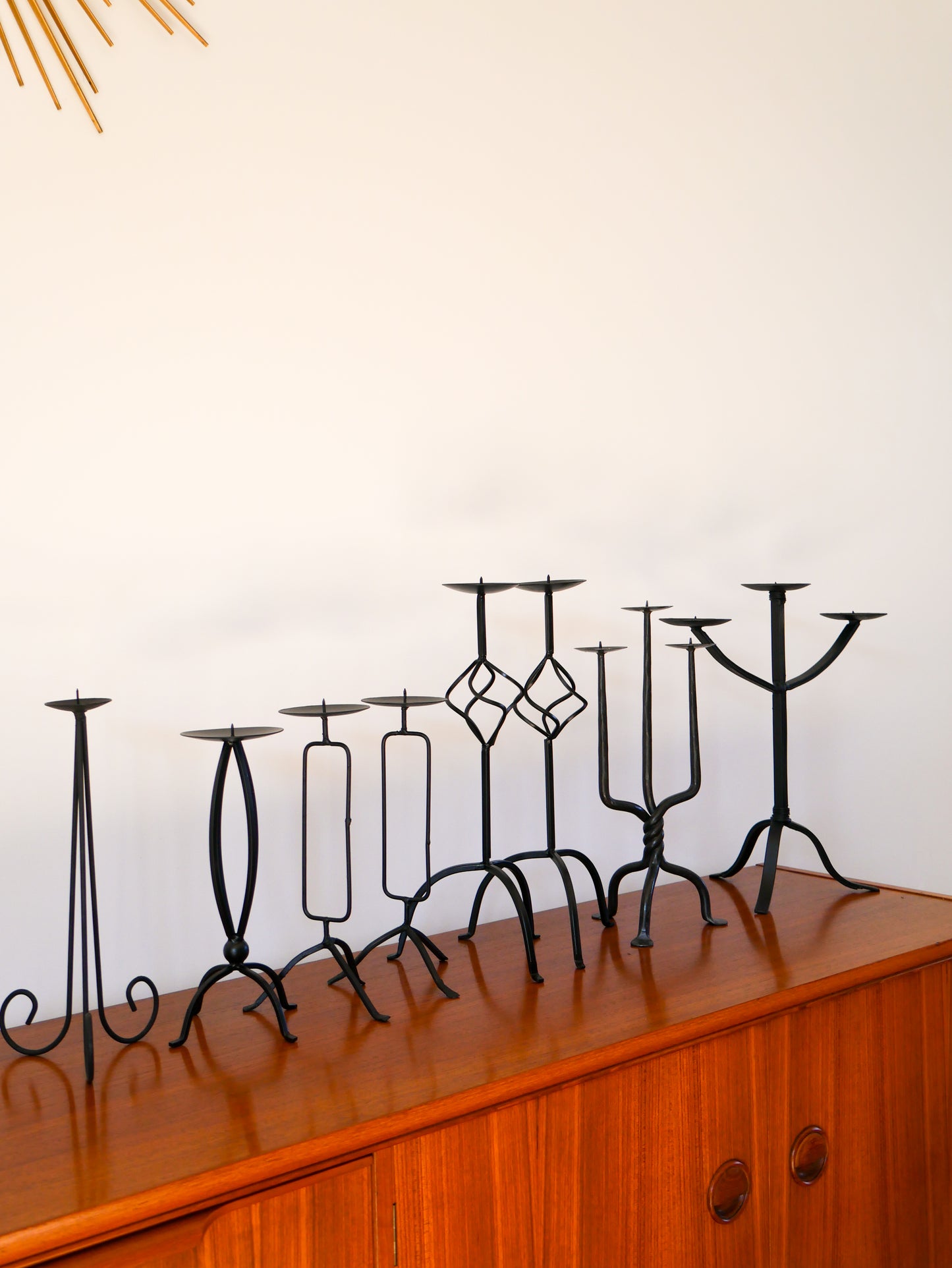 Paire de chandeliers tripodes en fer Noir, Brutaliste, 1970 - 30 cm