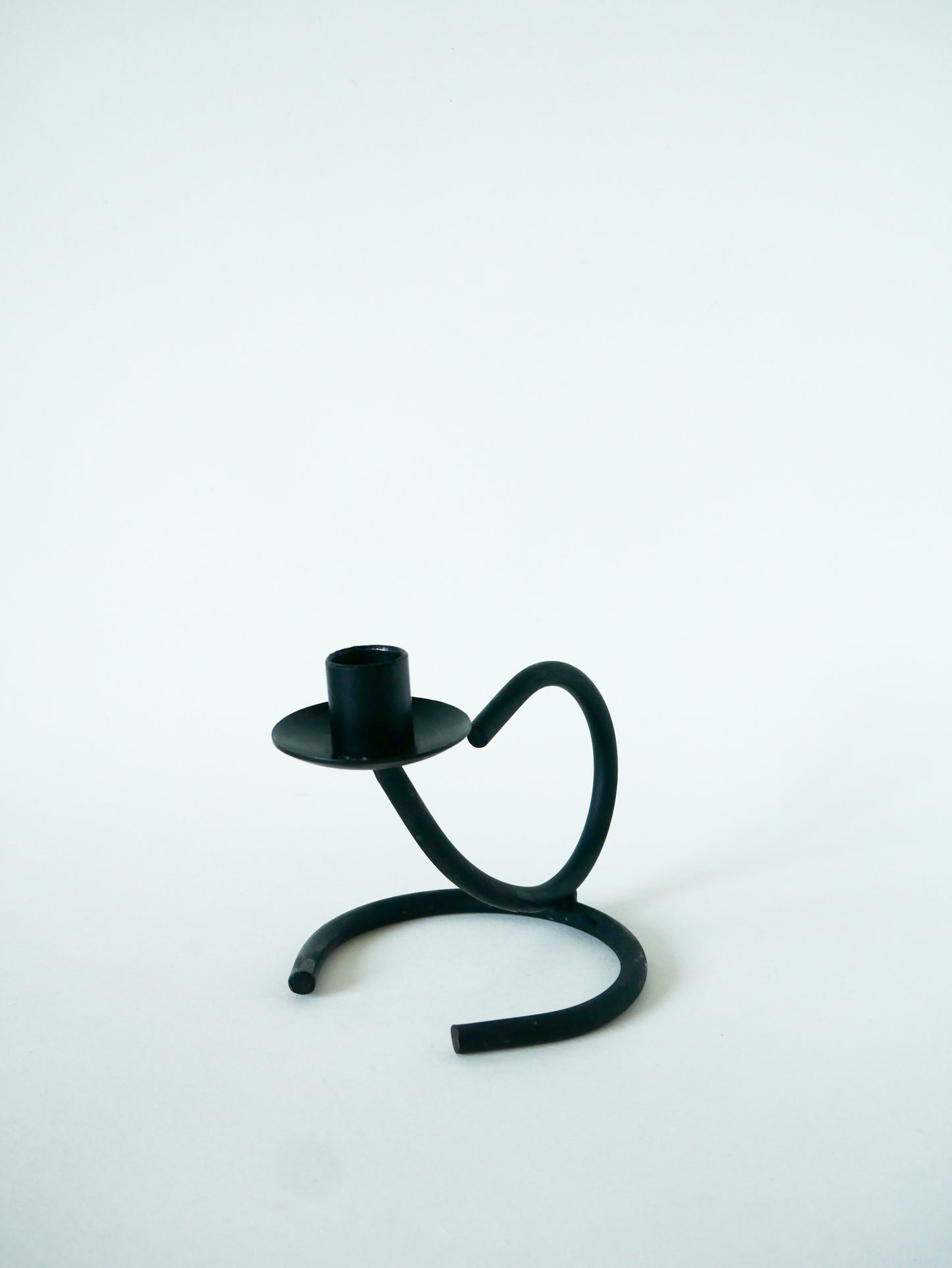 Bougeoir en fer noir, Brutaliste, 1970 - 18 X 11 cm