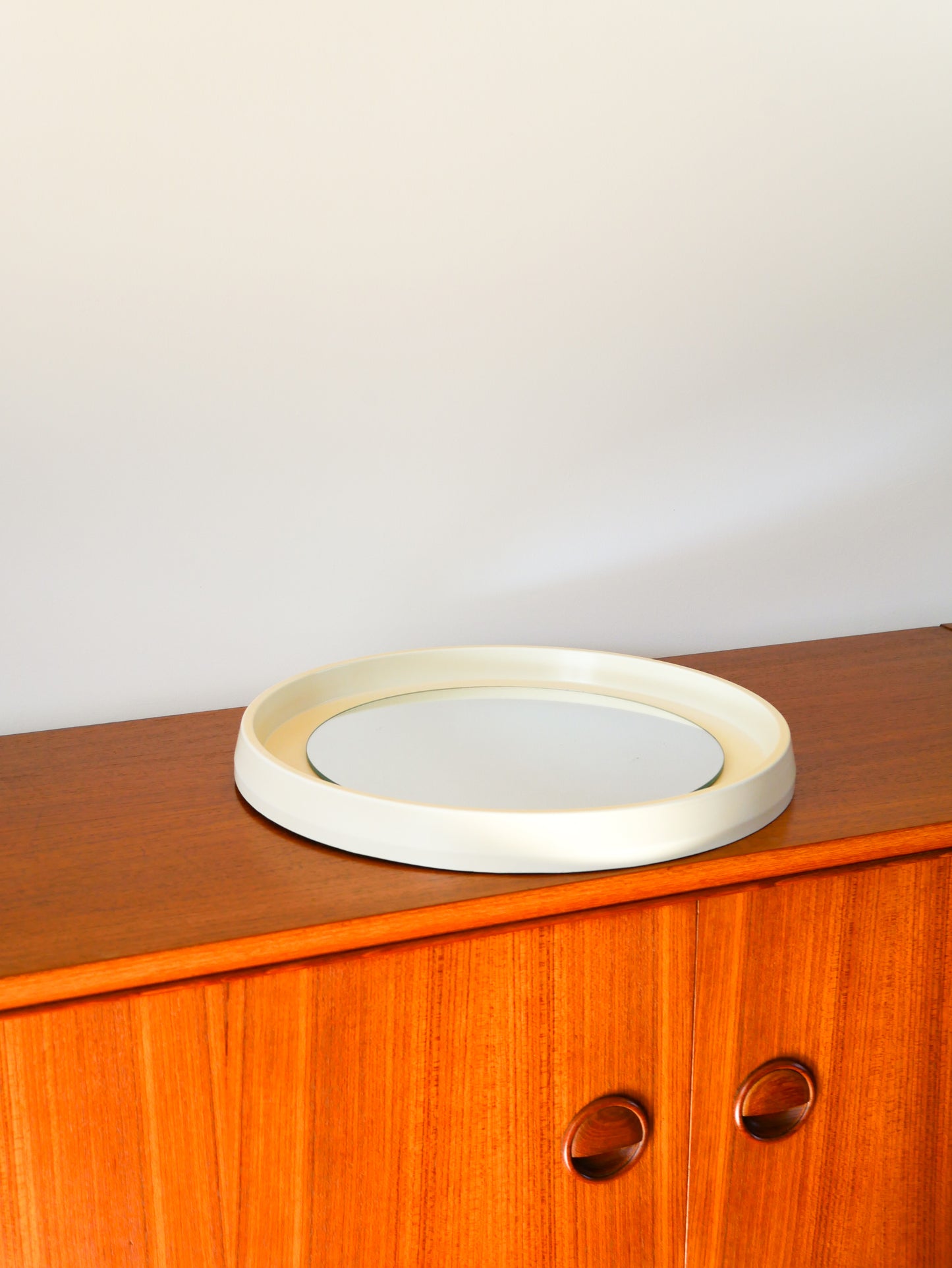 Miroir rond en plexi Crème, Design, 1970
