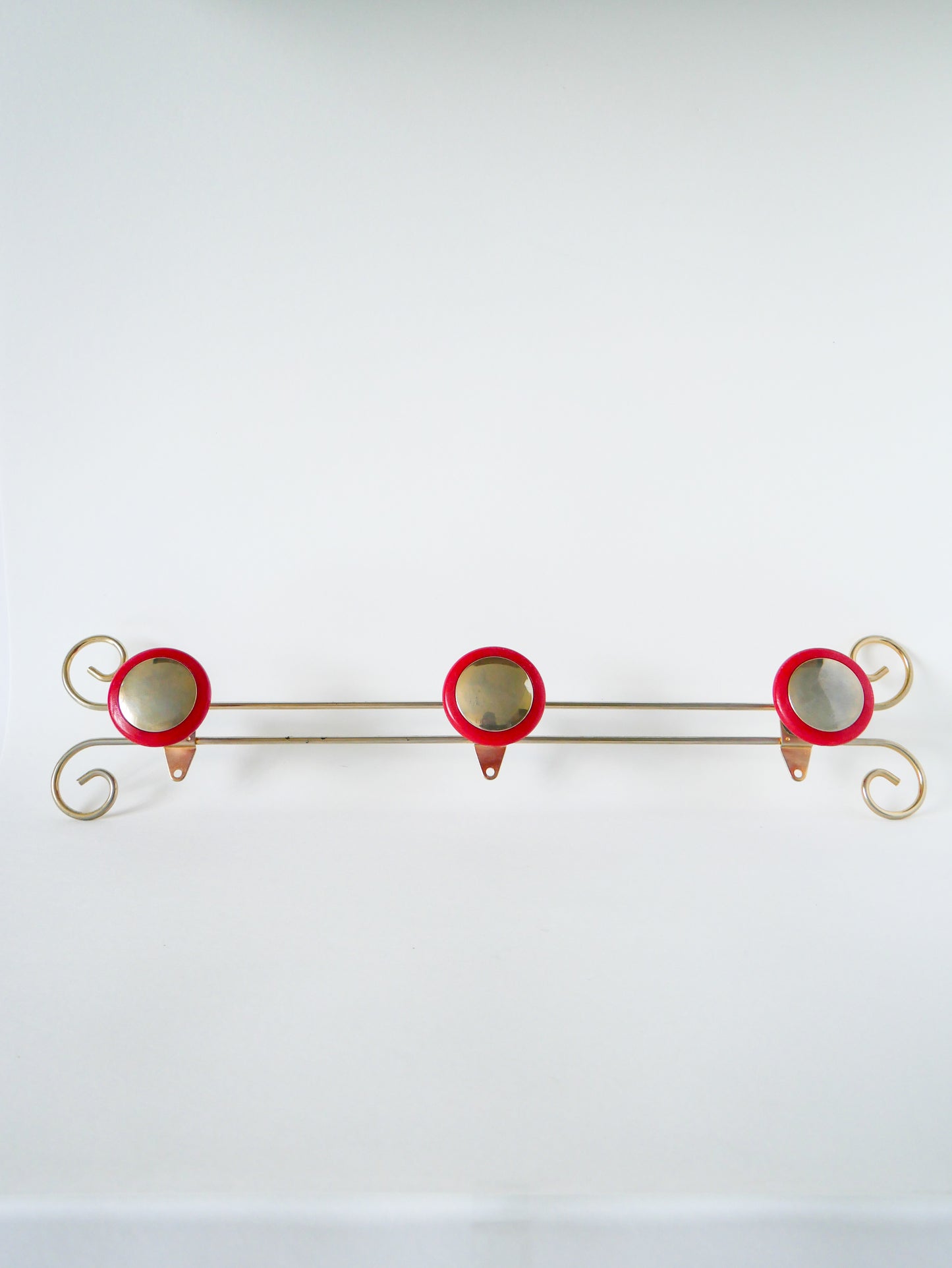 Portemanteau en laiton et plastique rouge, vintage, 1970