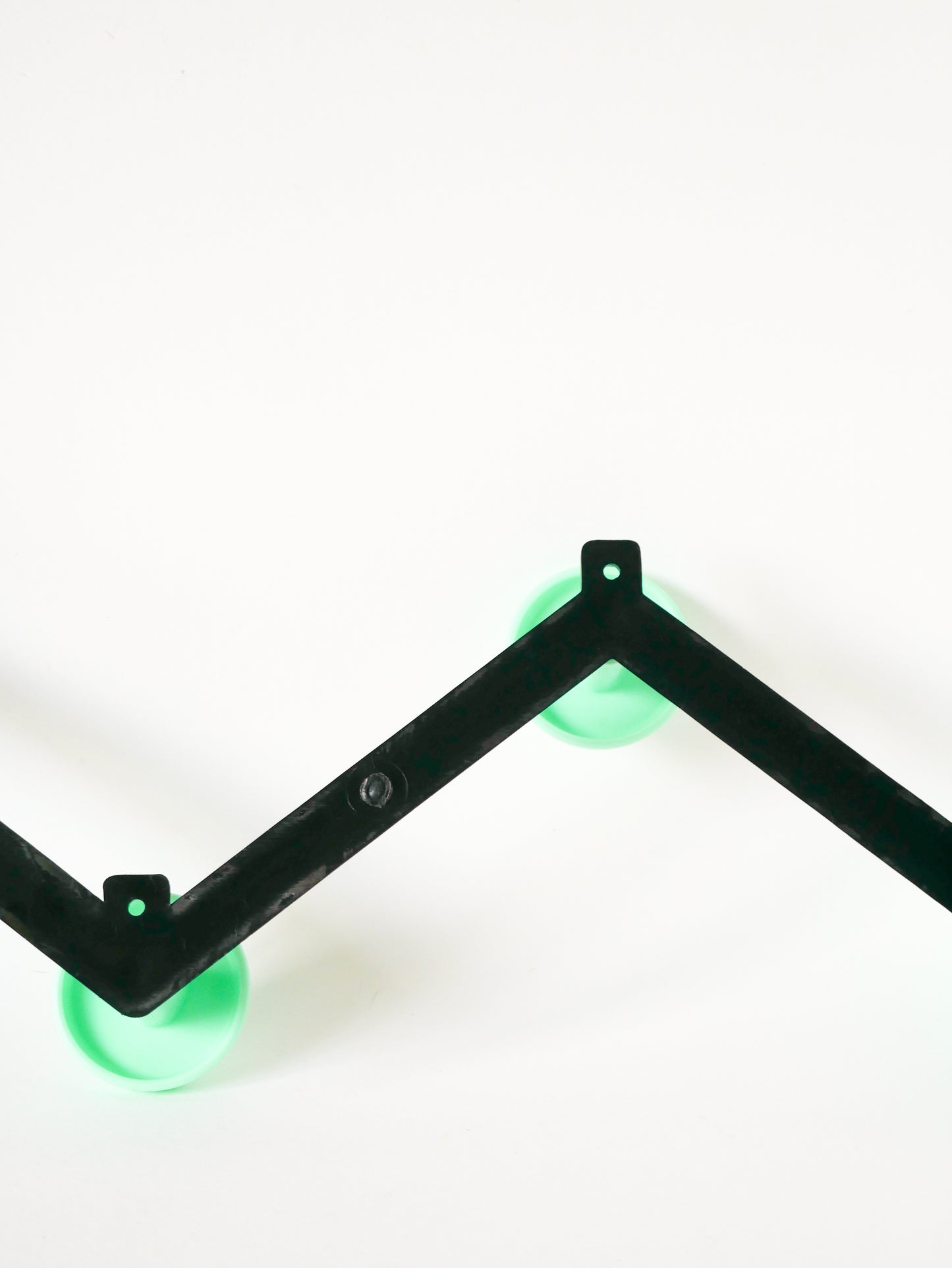 Patère en plastique Syla, Vert menthe et Noir, Design, 1970