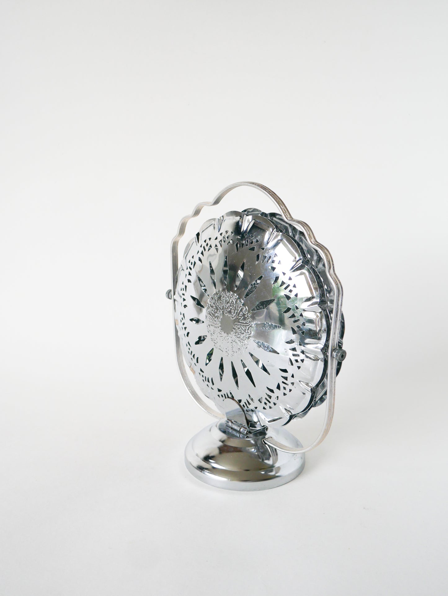Grand plat / présentoir pliant en inox avec trois plateaux, 1970 - 44 X 27 X 23 cm
