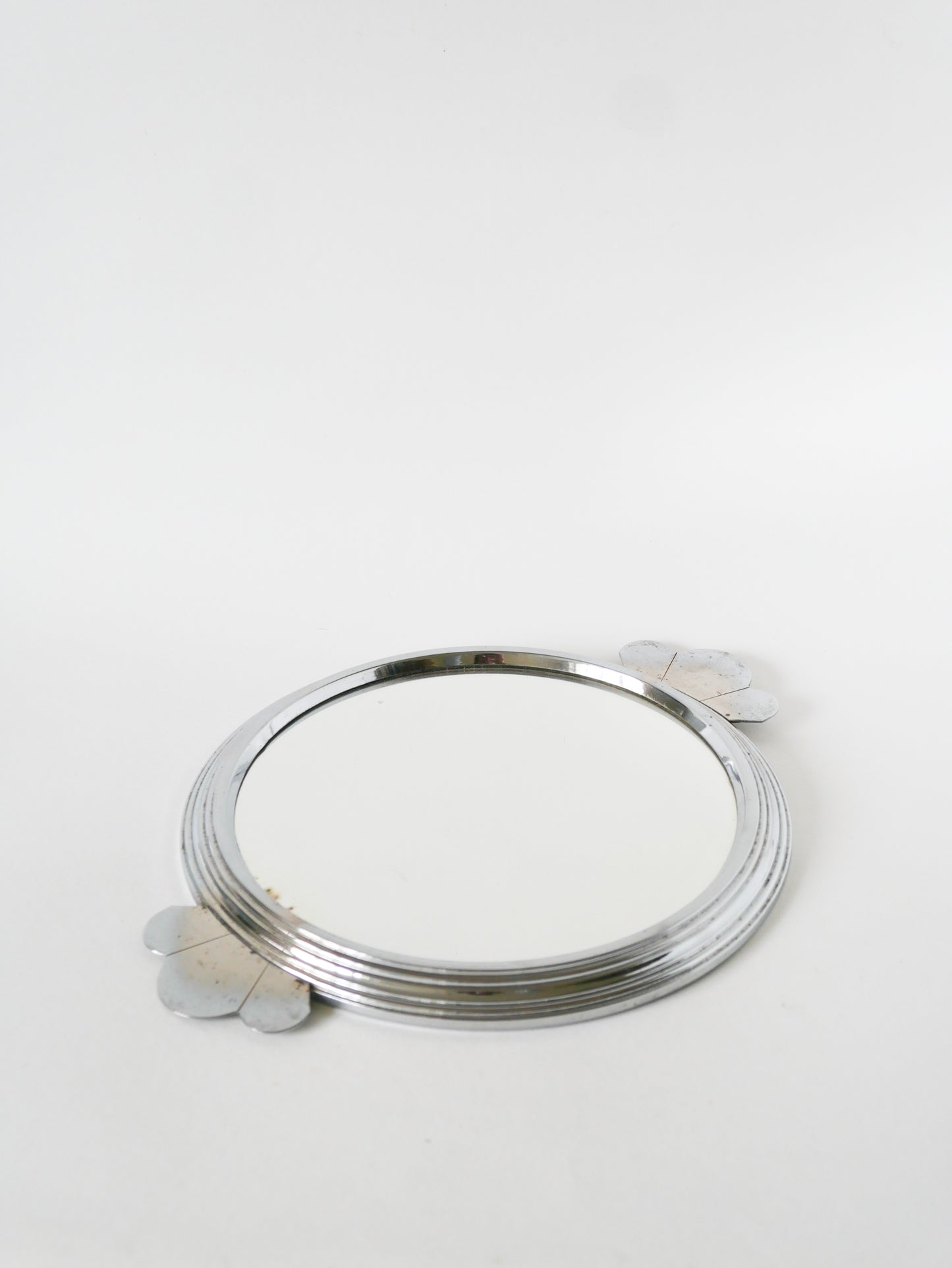 Plateau miroir en métal chromé, poignées travaillées, 1960