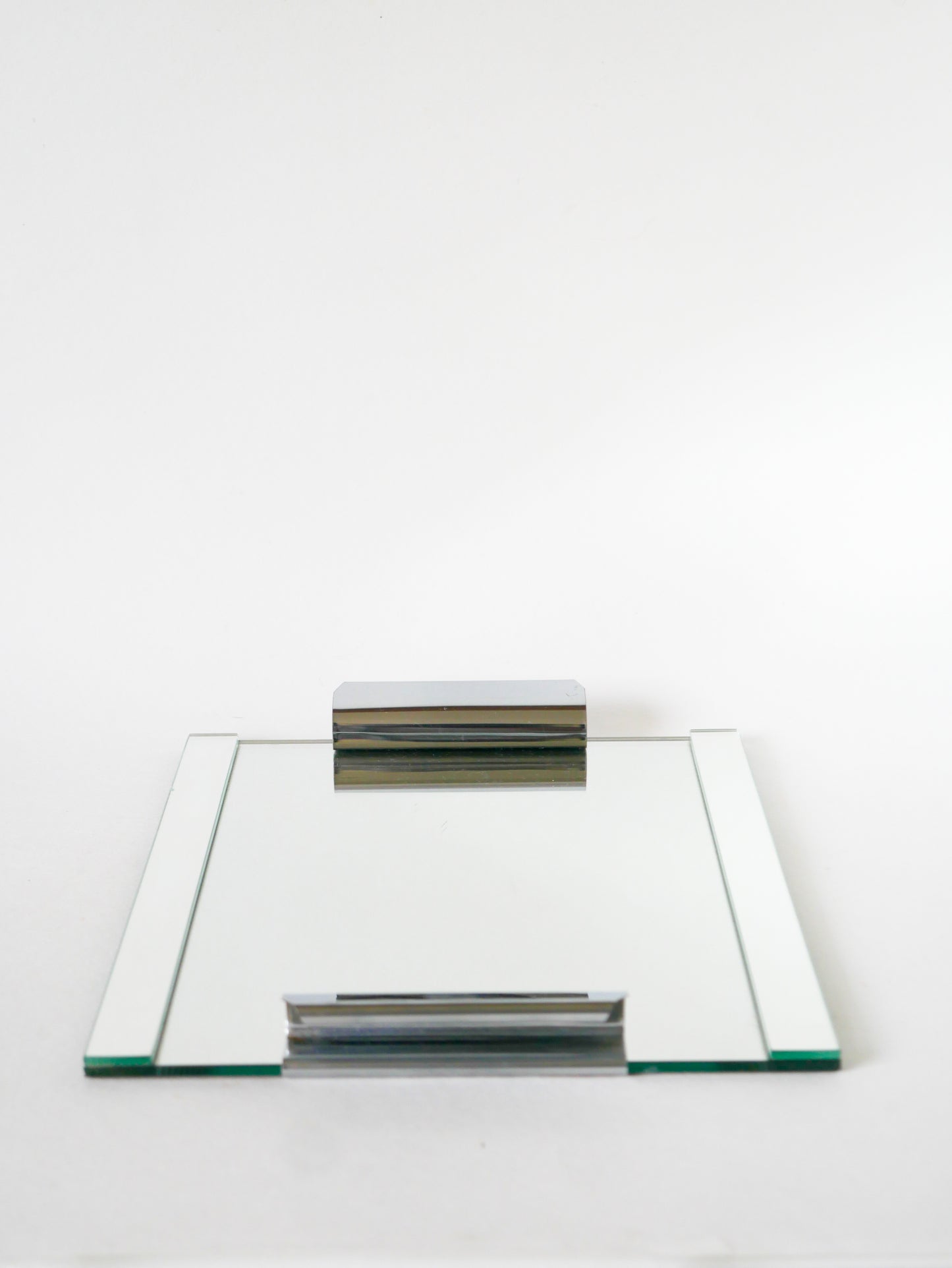Plateau miroir rectangulaire en métal chromé, Design, 1960