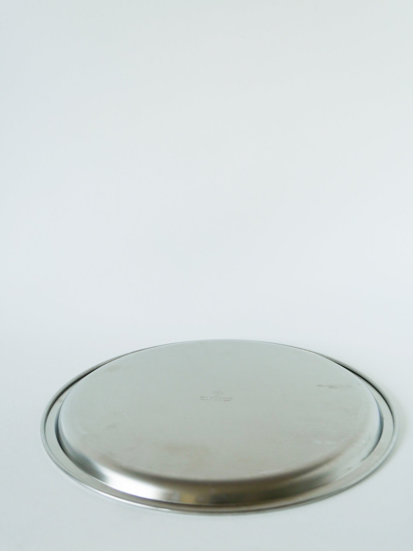 Grand plateau rond en inox, Guy Degrenne, 1970