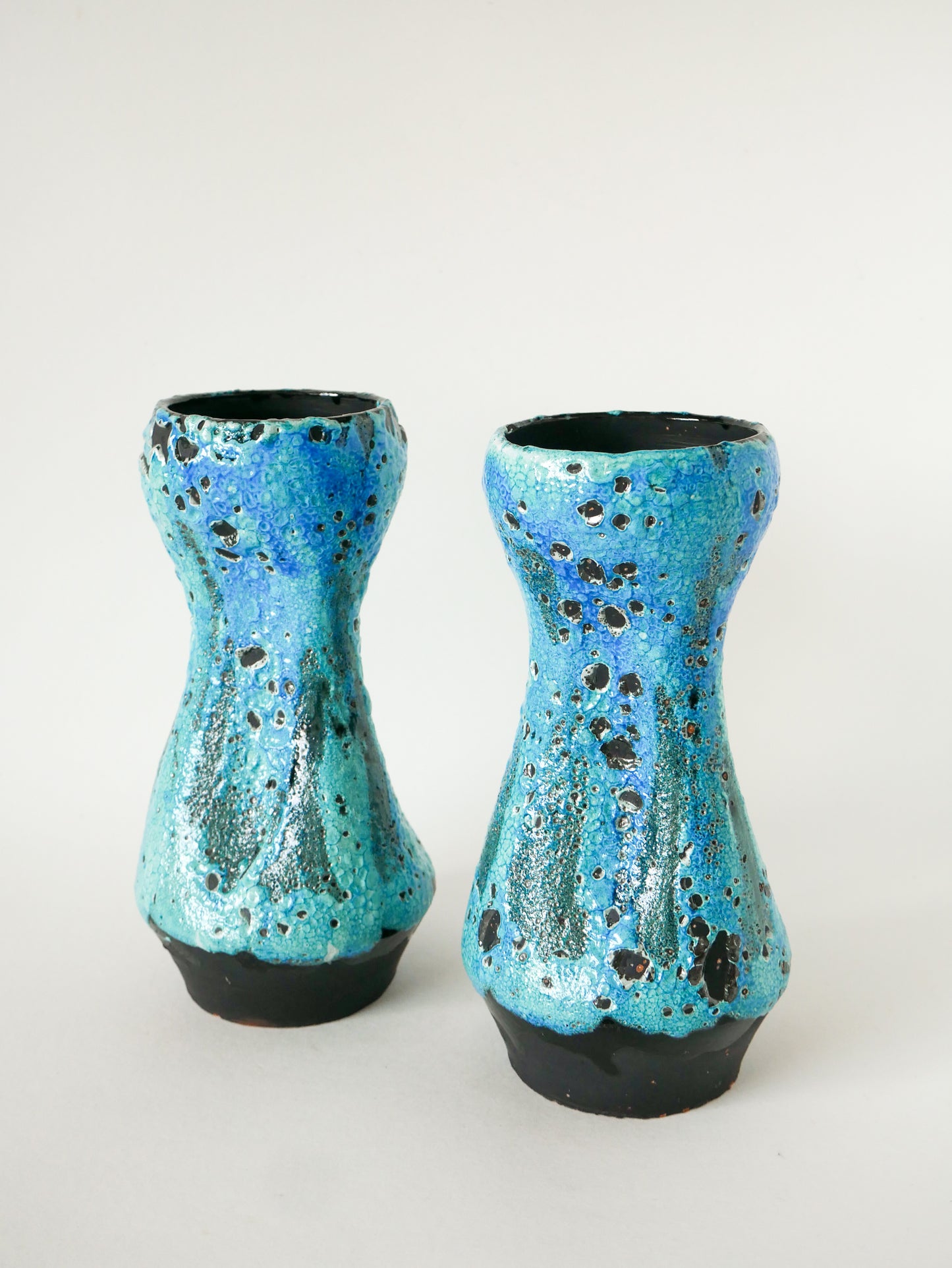 Paire de grands vases en Fat Lava, Bleu Ciel & Noir, 1970