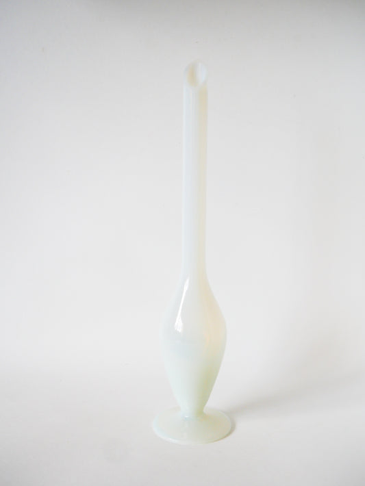 Grand vase soliflore en opaline, Blanc, 1960