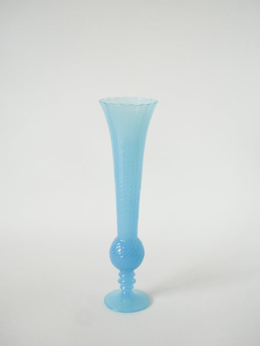 Vase en opaline à col dentelé et texturé, Bleu, 1960