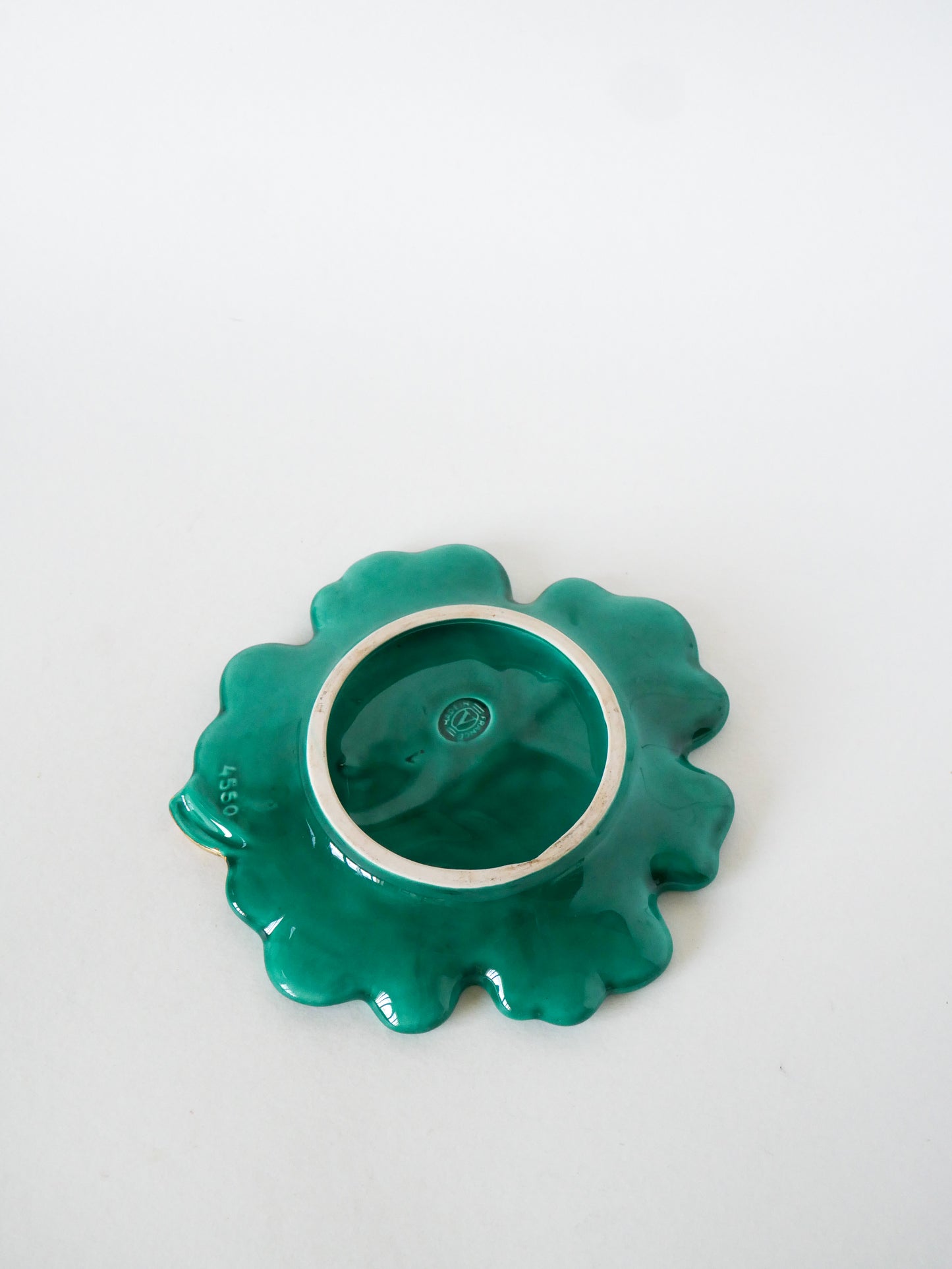 Vide-poche en céramique / barbotine, modèle Feuille, Vert et Doré - 18 X 18 cm