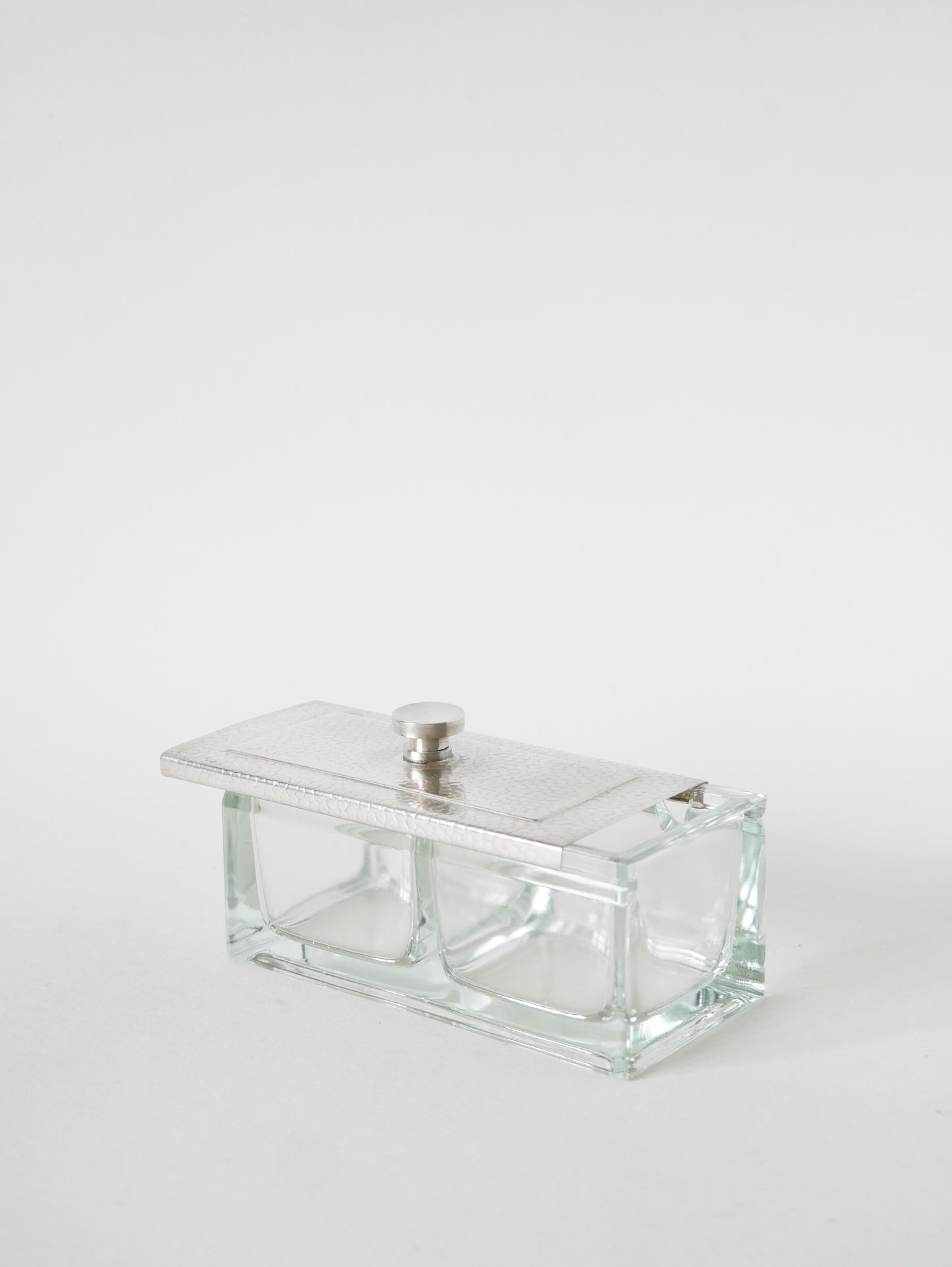 Pot à condiments en métal argenté et verre, 1930