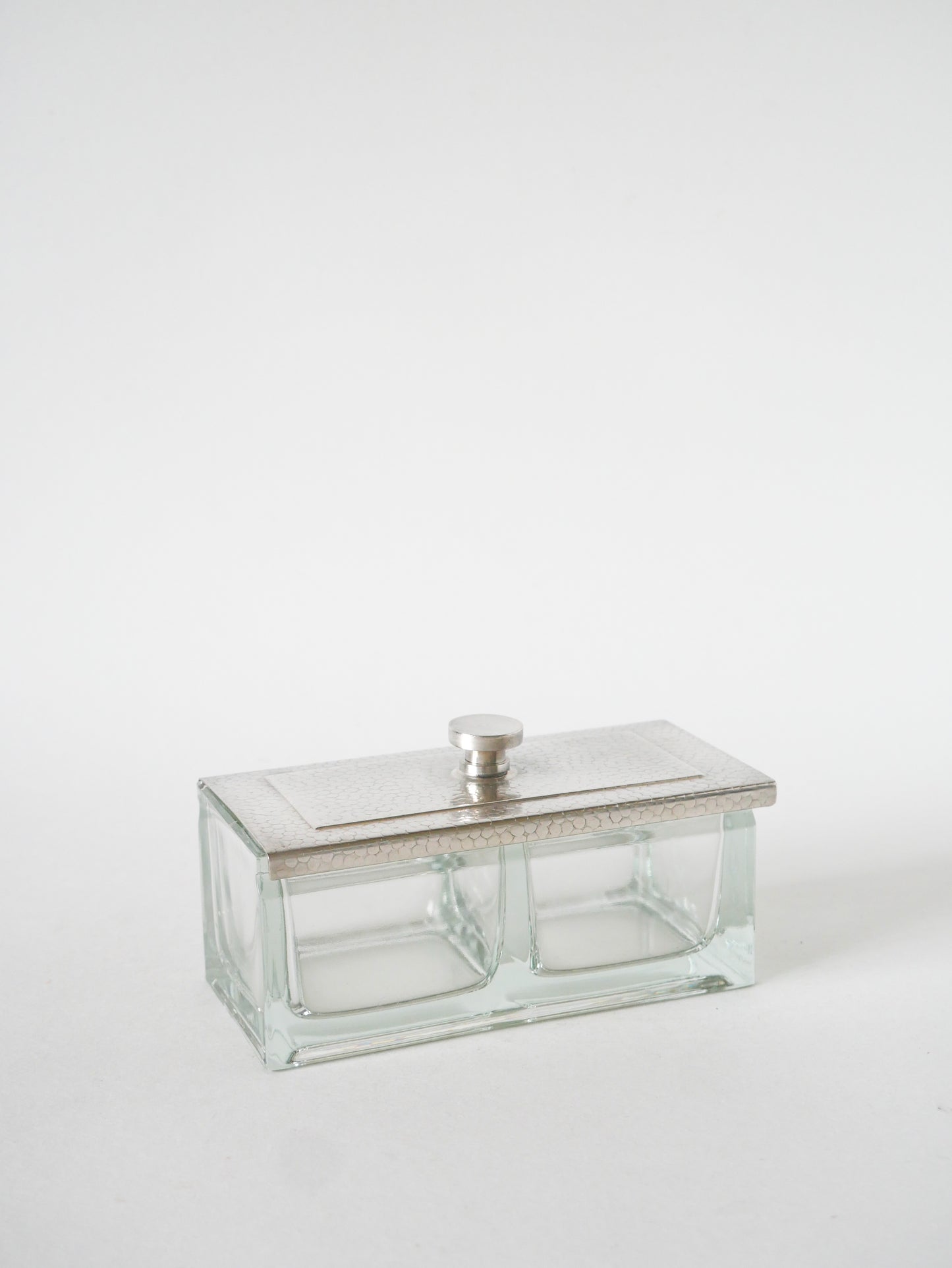 Pot à condiments en métal argenté et verre, 1930
