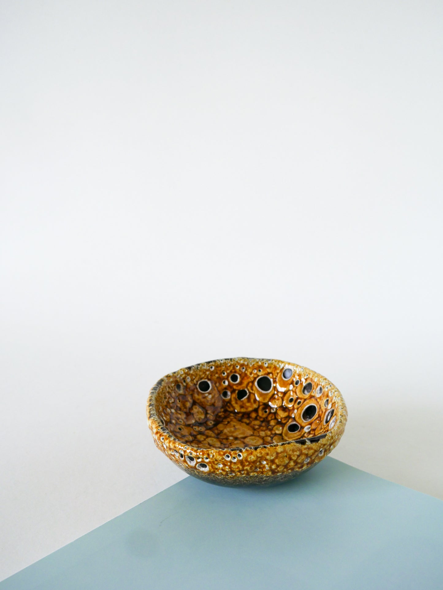 Vide-poche en céramique Fat Lava, Jaune et Noir, 1970