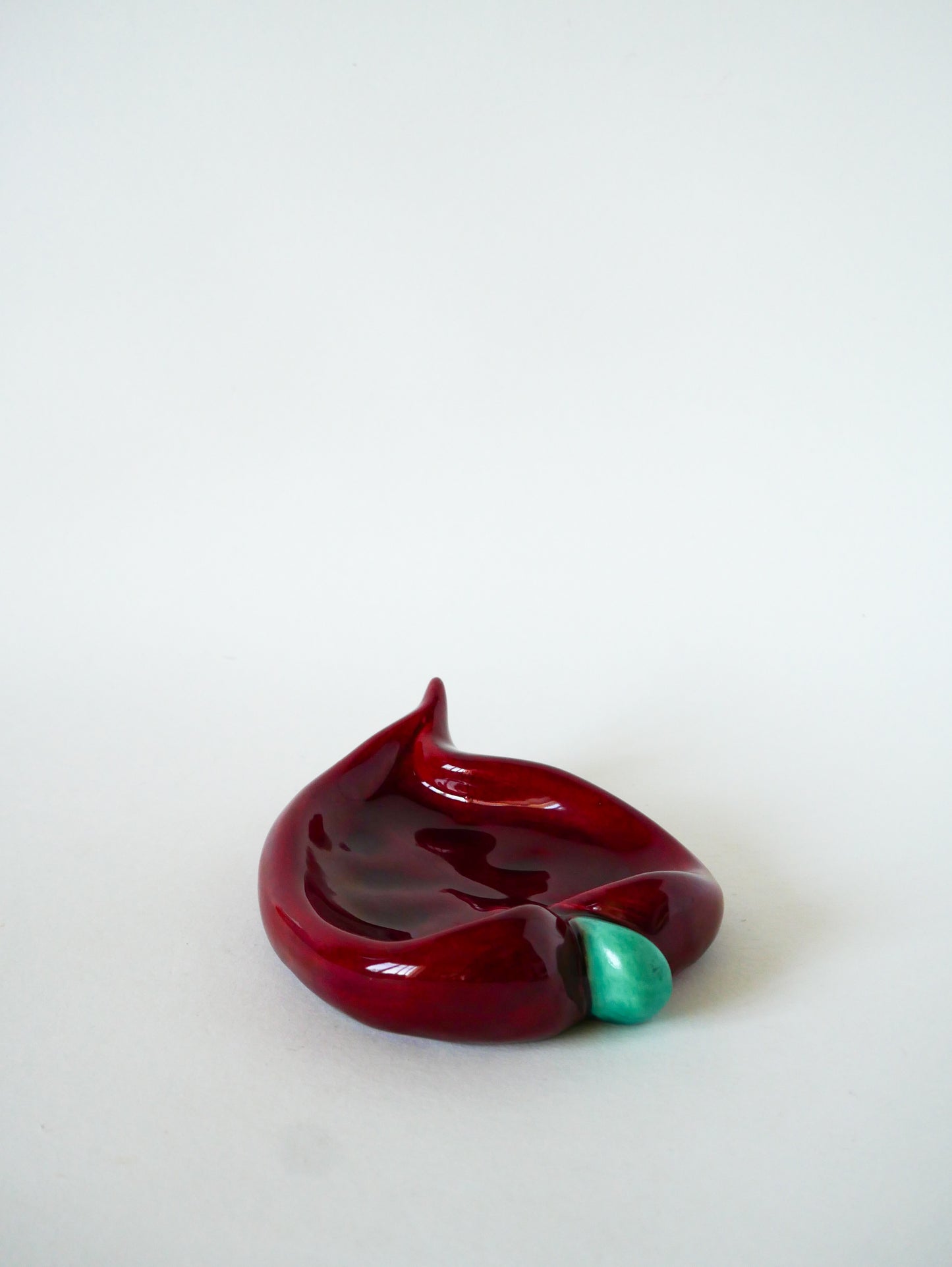 Vide-poche en céramique, modèle Poivron, Bordeaux, Vallauris, 1970