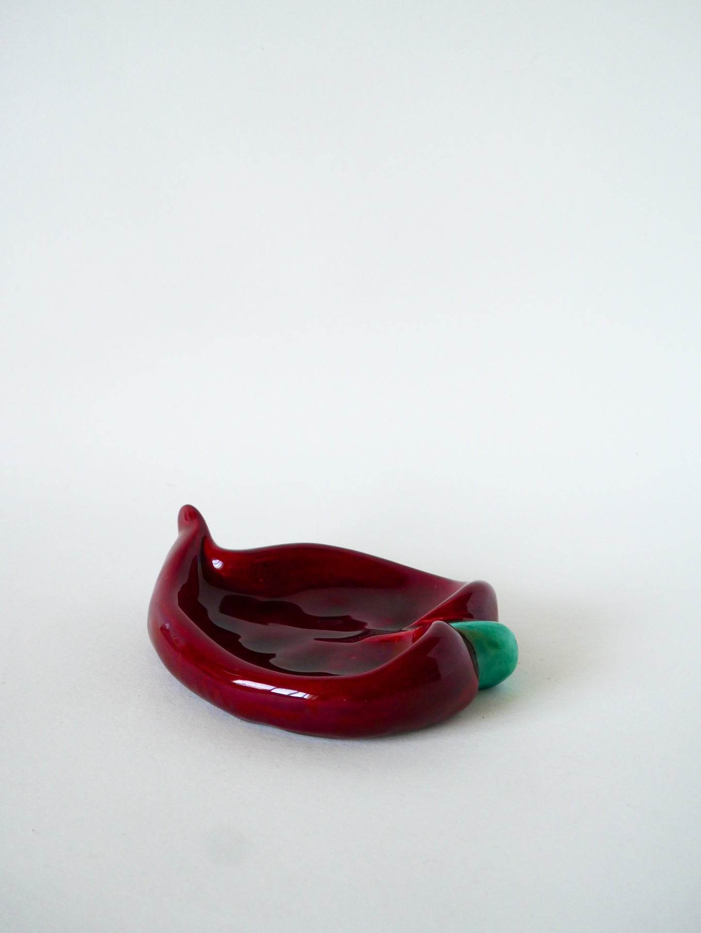 Vide-poche en céramique, modèle Poivron, Bordeaux, Vallauris, 1970