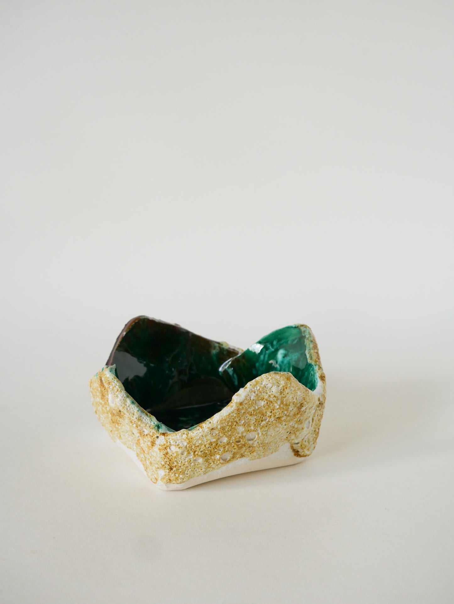 Vide-poche en Fat Lava, encolure Fleur, Jaune & Vert, 1970 - 15 X 7 cm