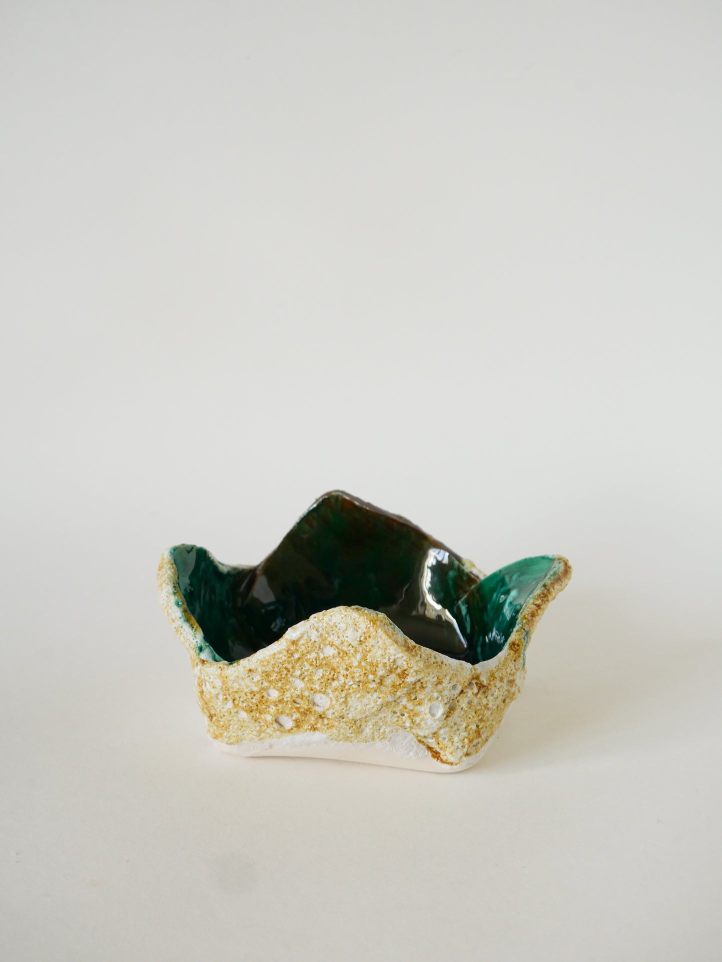 Vide-poche en Fat Lava, encolure Fleur, Jaune & Vert, 1970 - 15 X 7 cm