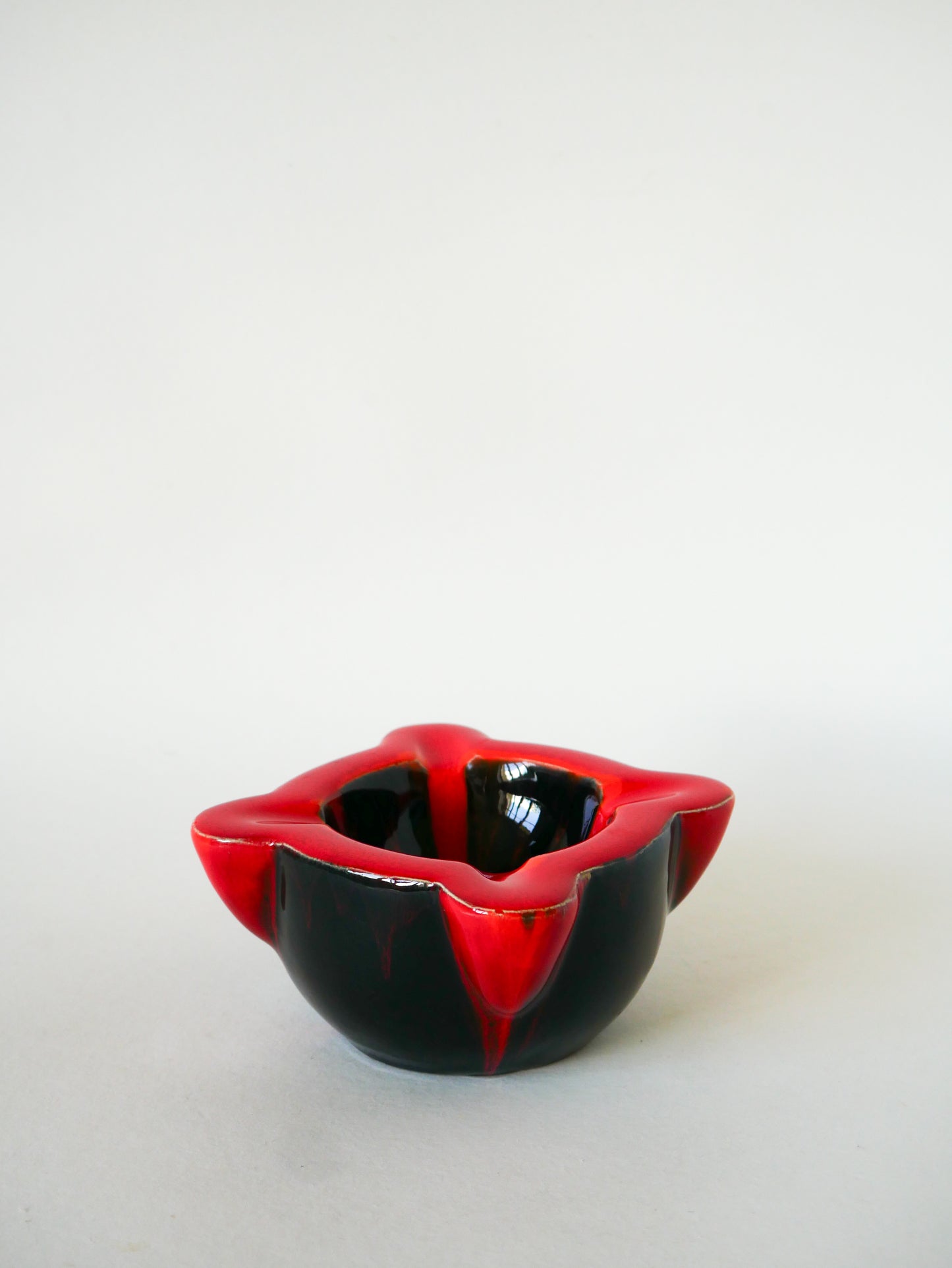 Mortier en céramique, Noir & Rouge, 1970