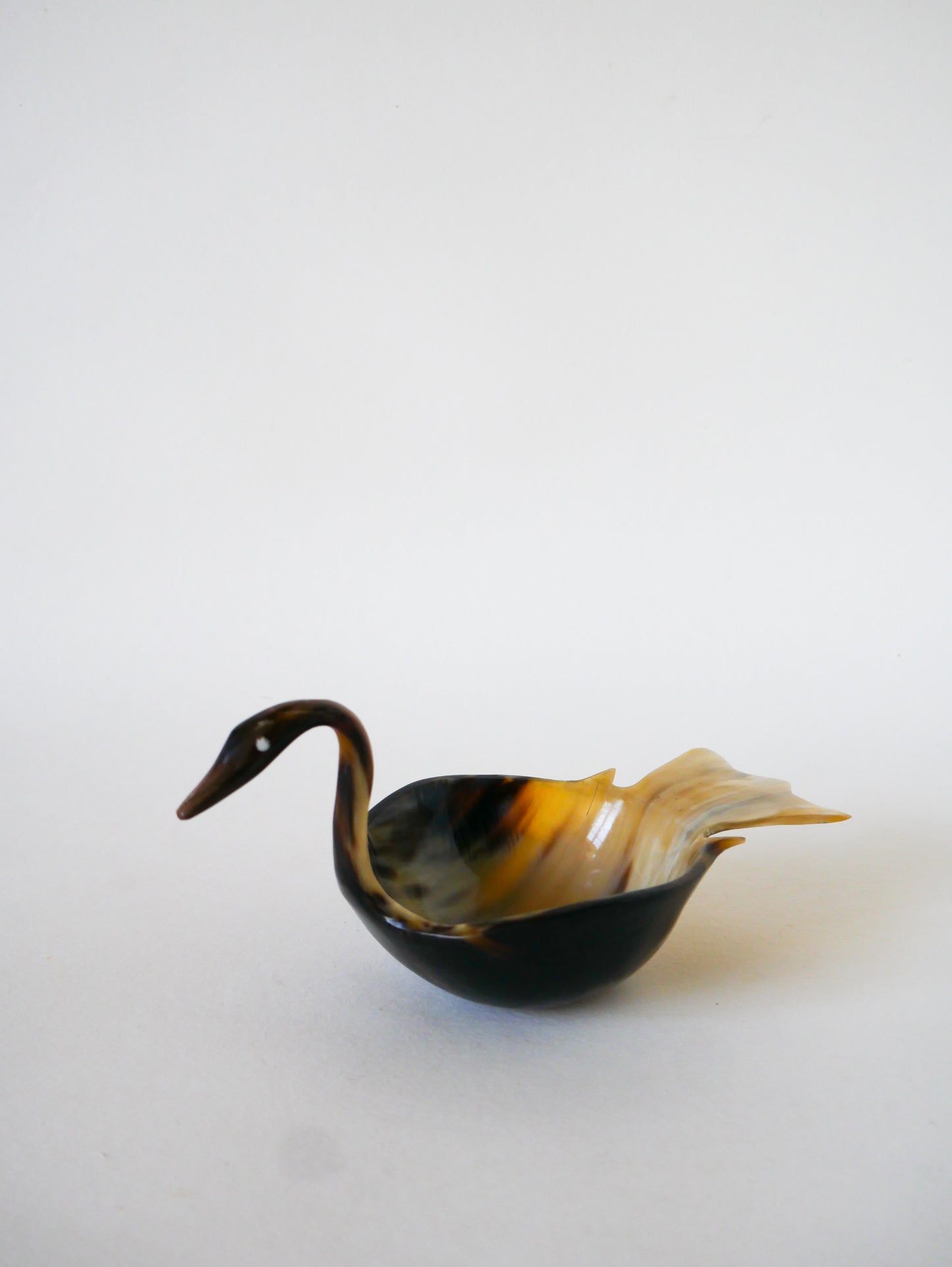 Vide-poche en corne en forme de cygne, 1970