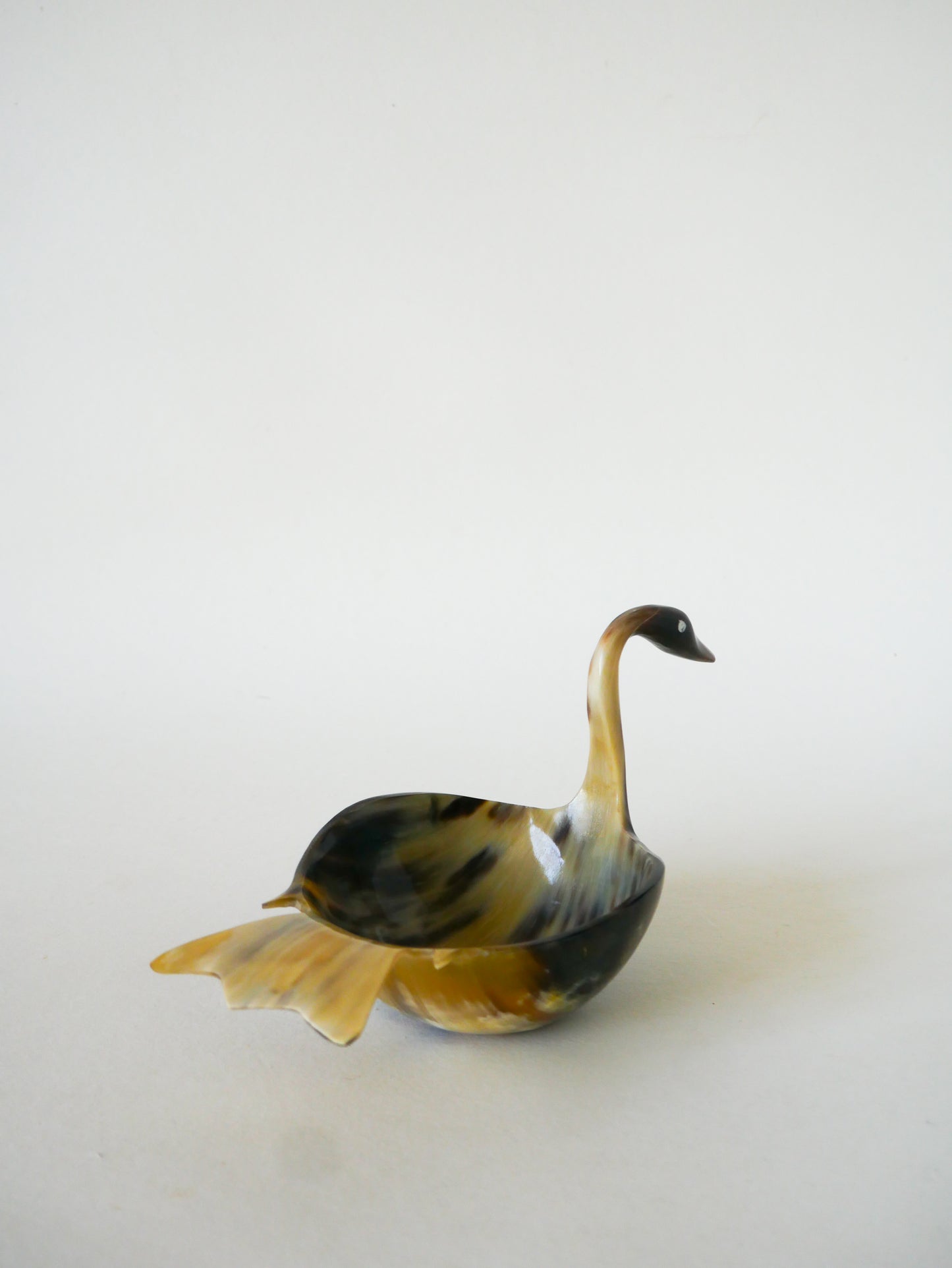 Vide-poche en corne en forme de cygne, 1970