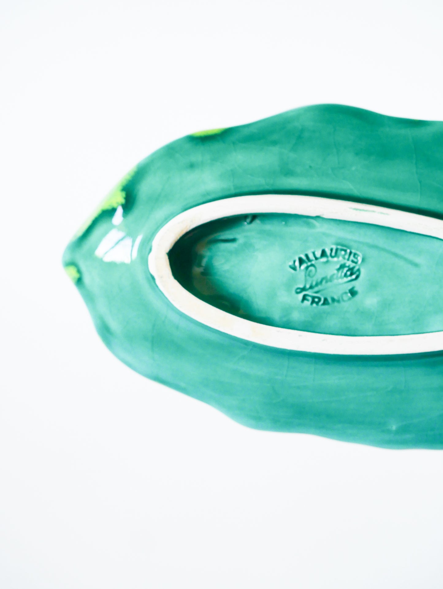 Vide-poche en céramique, modèle Feuille, Vert & Jaune, Signé Vallauris, 1970