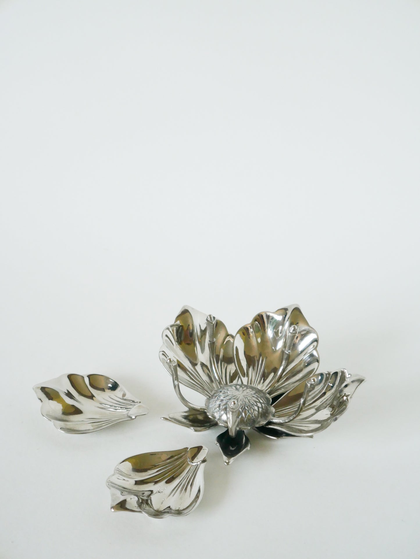 Vide-poche / cendrier en métal argenté, forme Fleur & Pétales, 1970