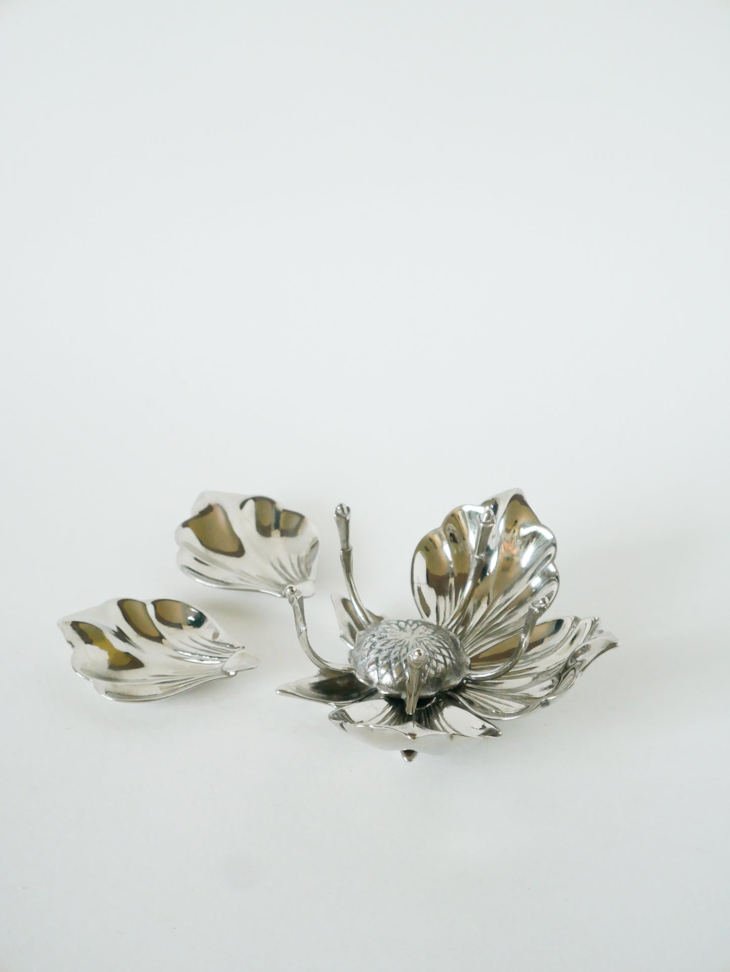 Vide-poche / cendrier en métal argenté, forme Fleur & Pétales, 1970