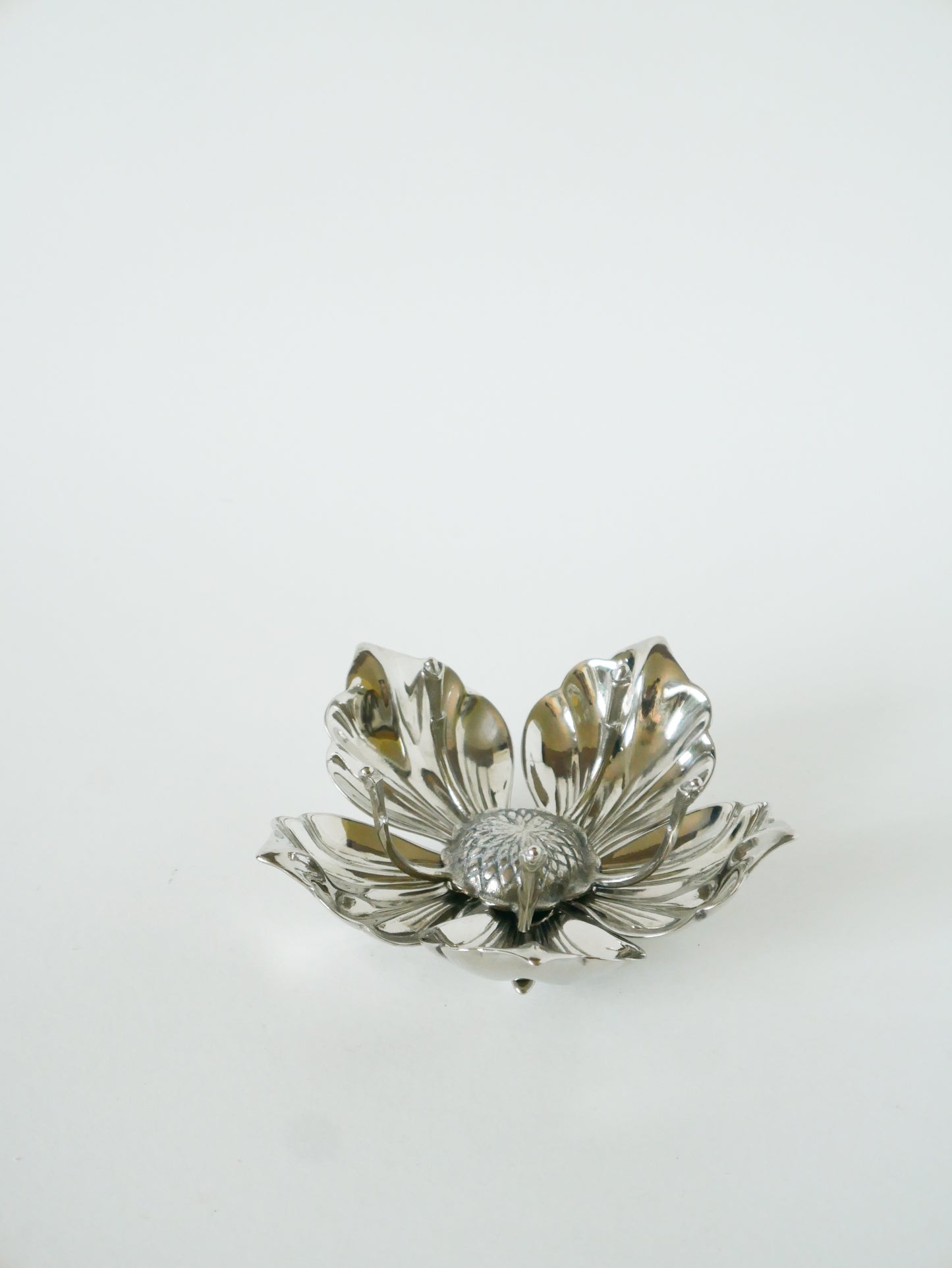 Vide-poche / cendrier en métal argenté, forme Fleur & Pétales, 1970
