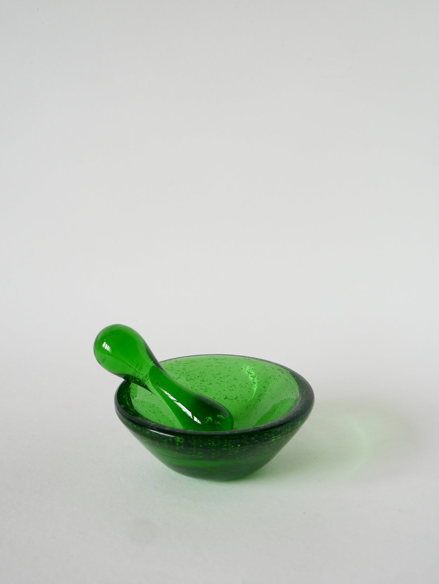 Mortier et pilon en verre bullé style Biot, Vert, 1960