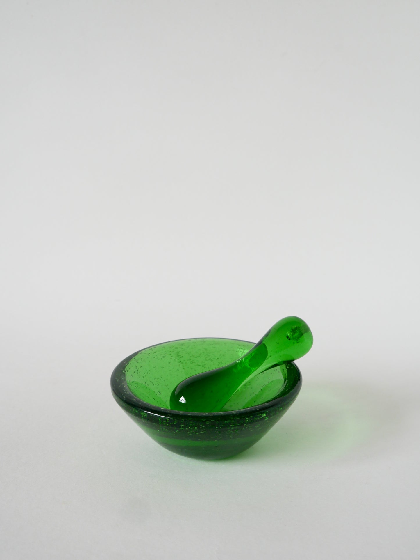 Mortier et pilon en verre bullé style Biot, Vert, 1960