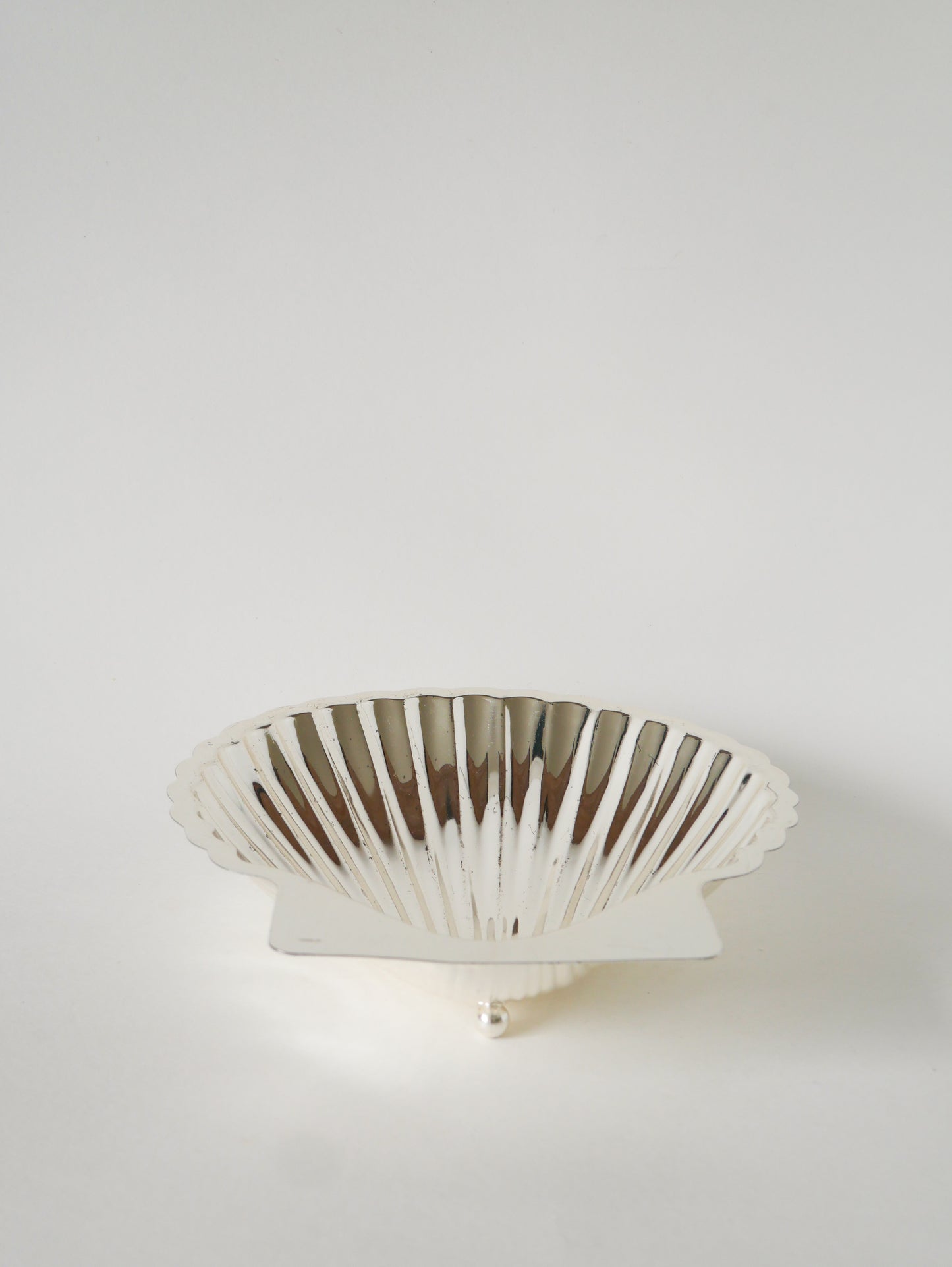 Grande coupe Coquillage en métal argenté, 1950