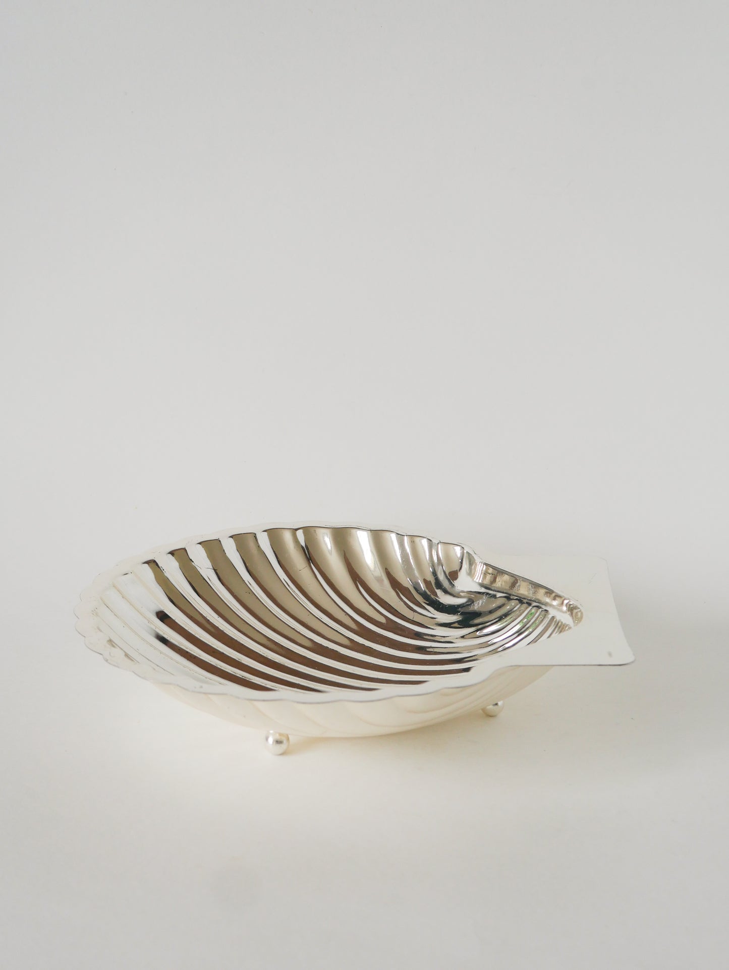 Grande coupe Coquillage en métal argenté, 1950