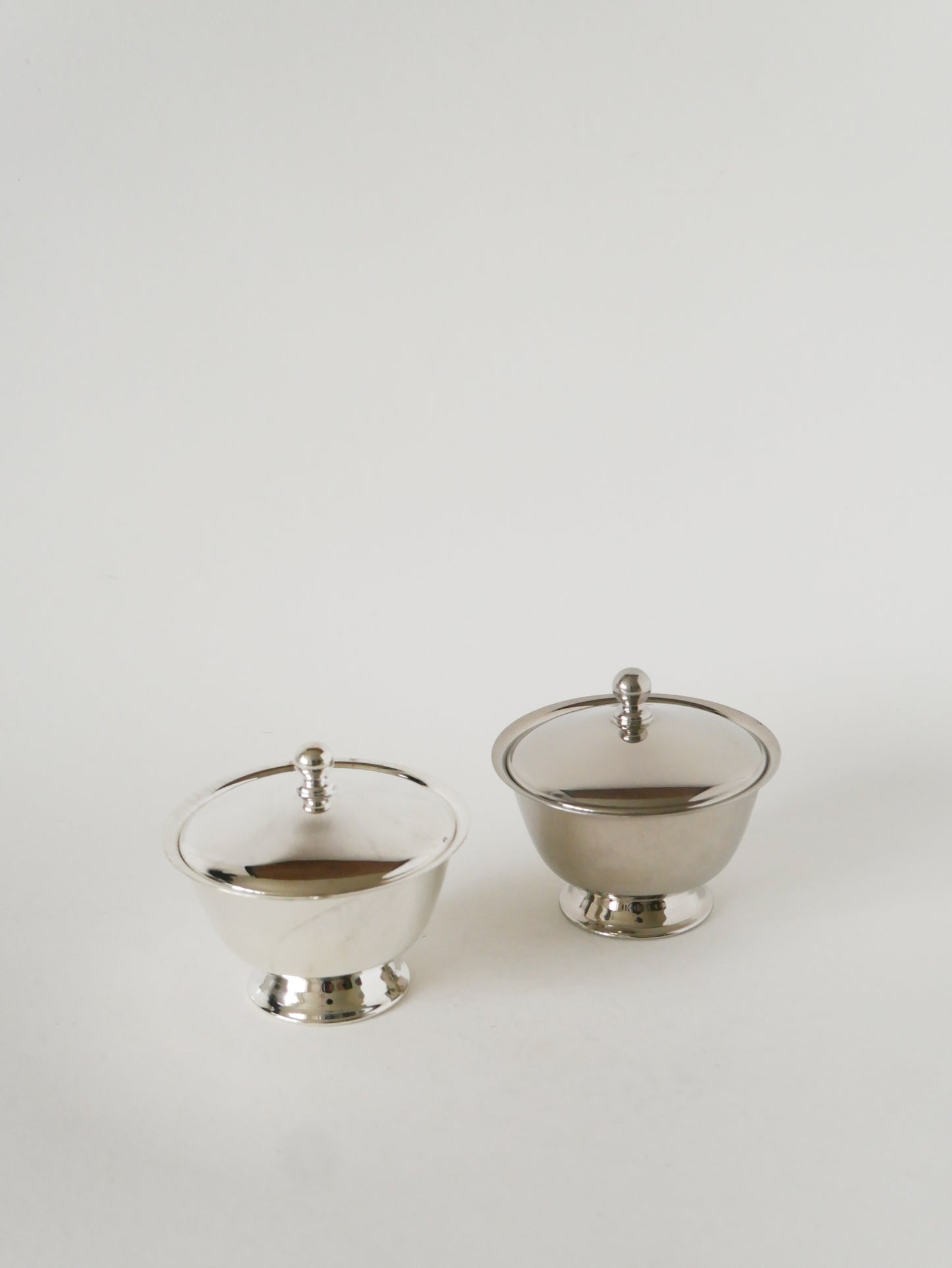 Paire de petits sucriers en inox, Design, 1970
