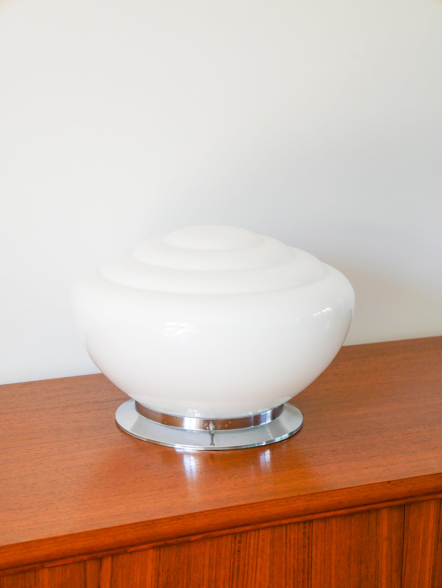 Plafonnier / applique en opaline, Blanc, Forme Organique, Design, 1970