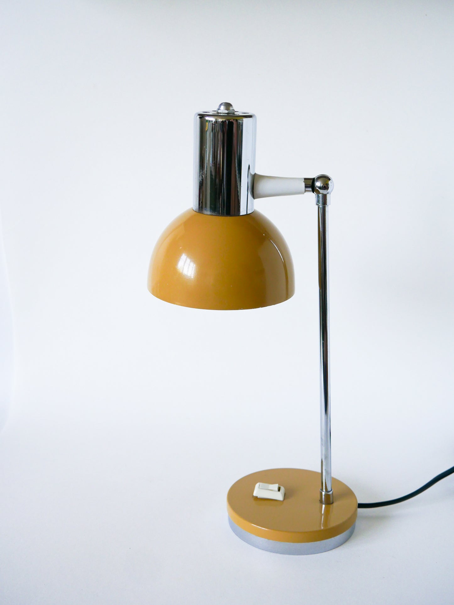 Lampe de bureau en métal, Beige & Chrome, 1970