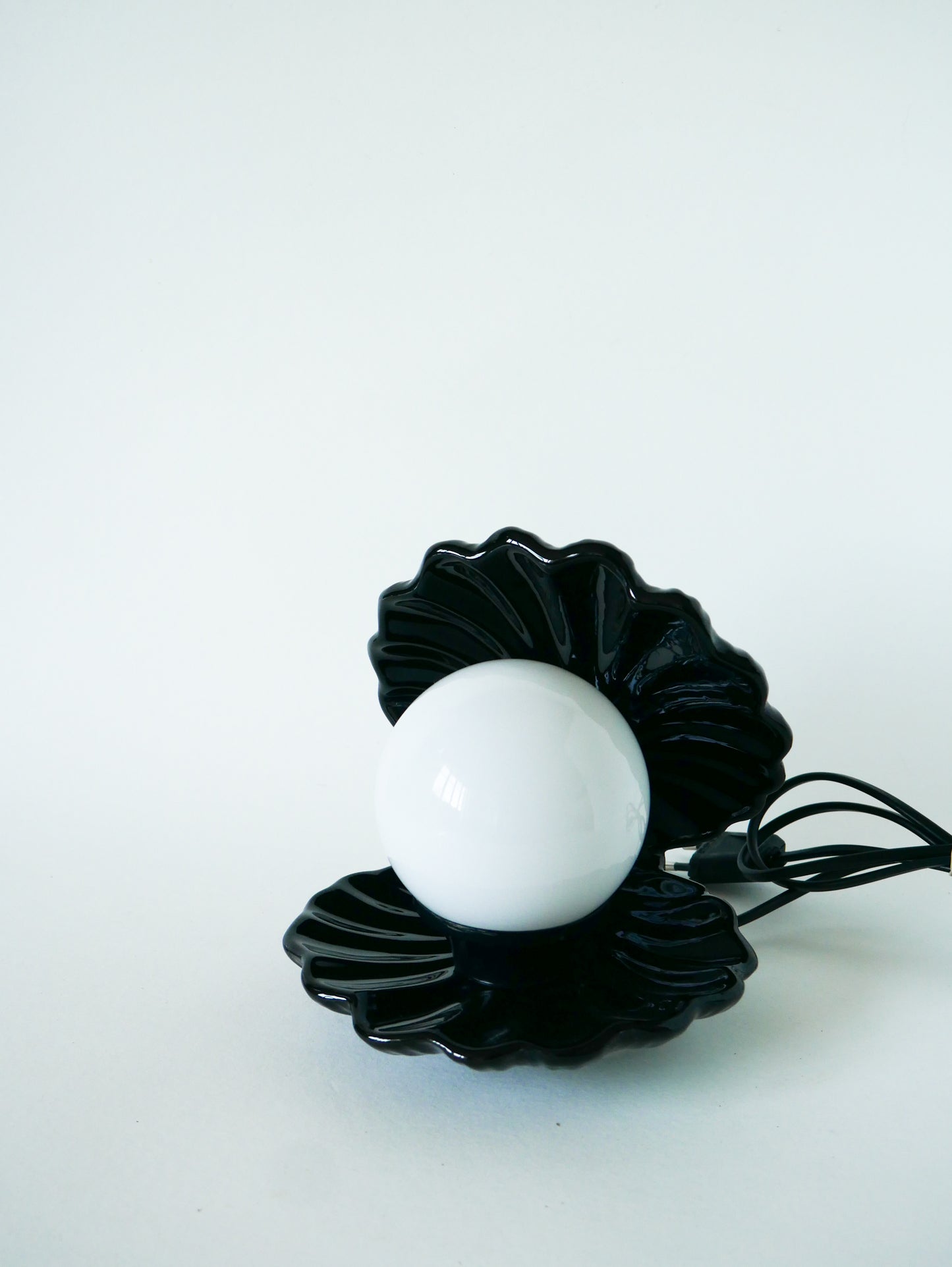 Lampe à poser coquillage Noir, Made in Italy, 1970