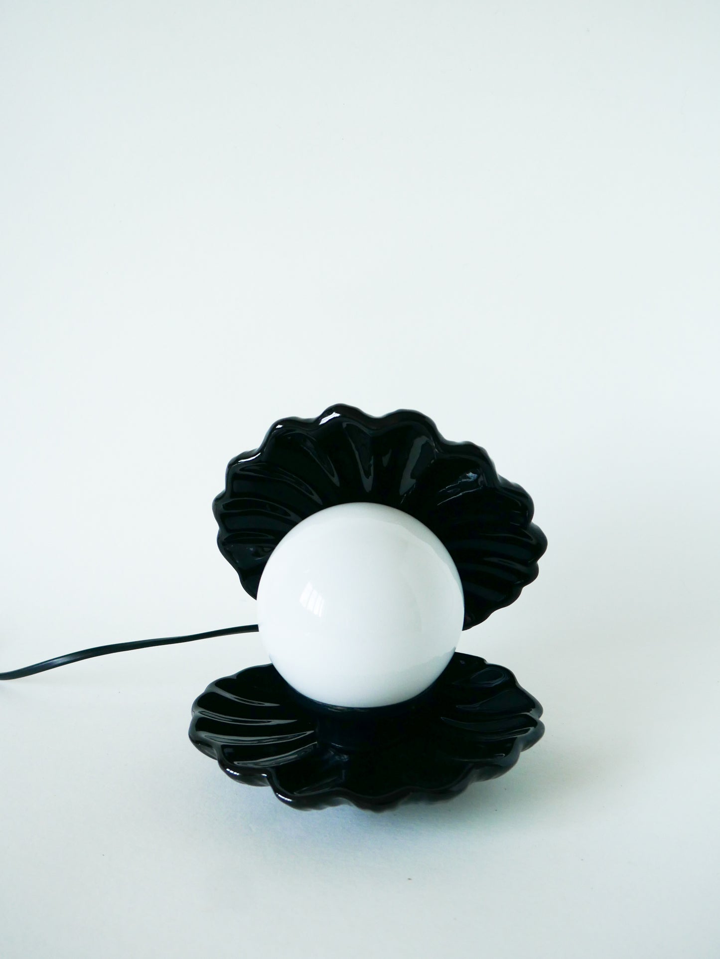 Lampe à poser coquillage Noir, Made in Italy, 1970