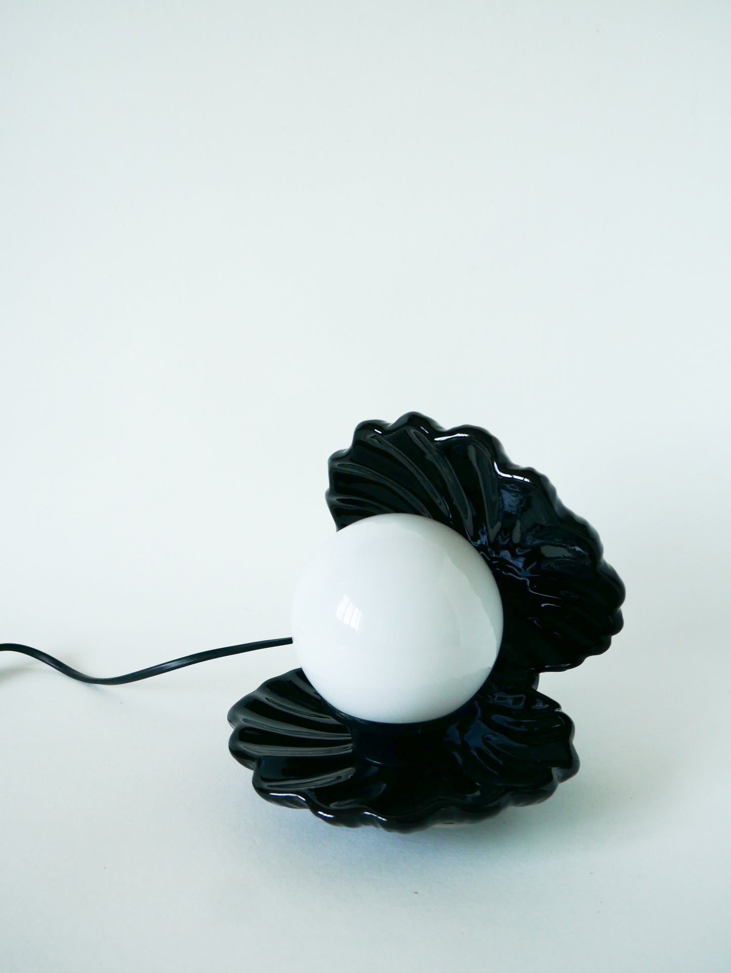 Lampe à poser coquillage Noir, Made in Italy, 1970