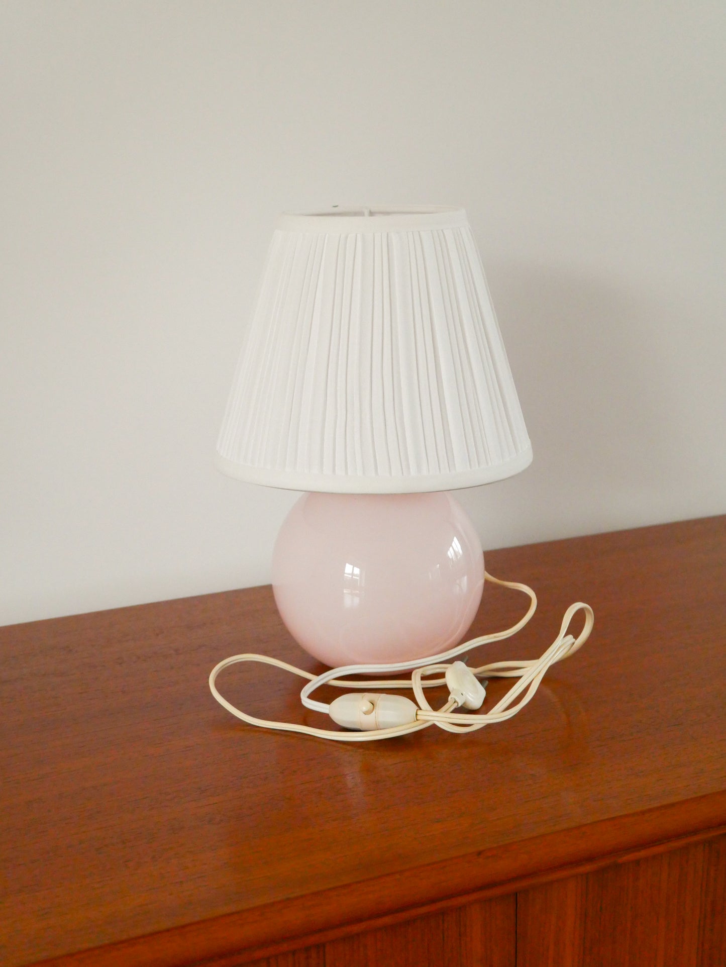 Lampe boule à poser en opaline, Rose, Art Déco, 1930