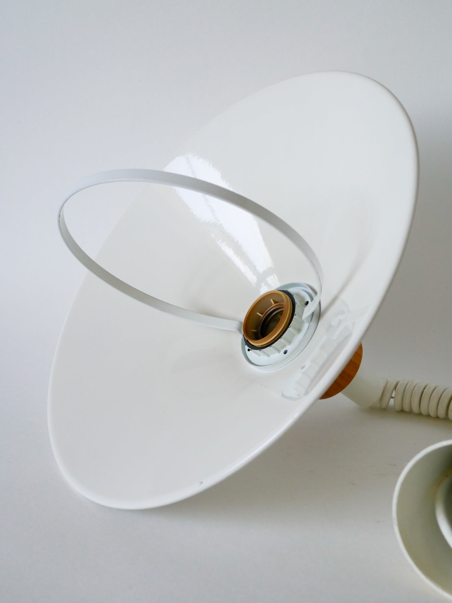 Suspension en métal et pin, Design, 1980