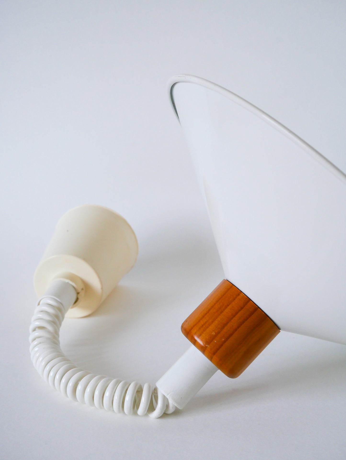 Suspension en métal et pin, Design, 1980