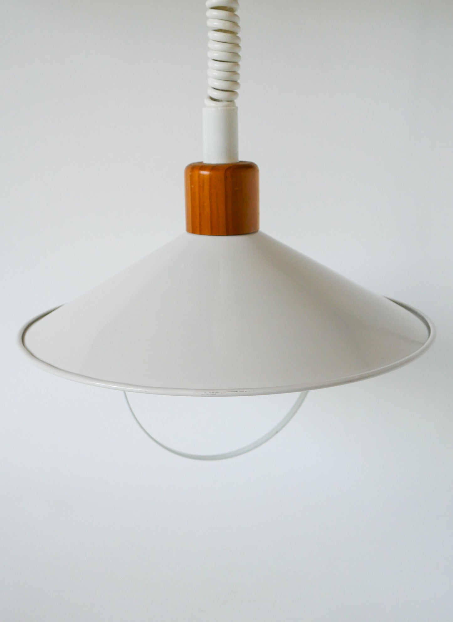 Suspension en métal et pin, Design, 1980