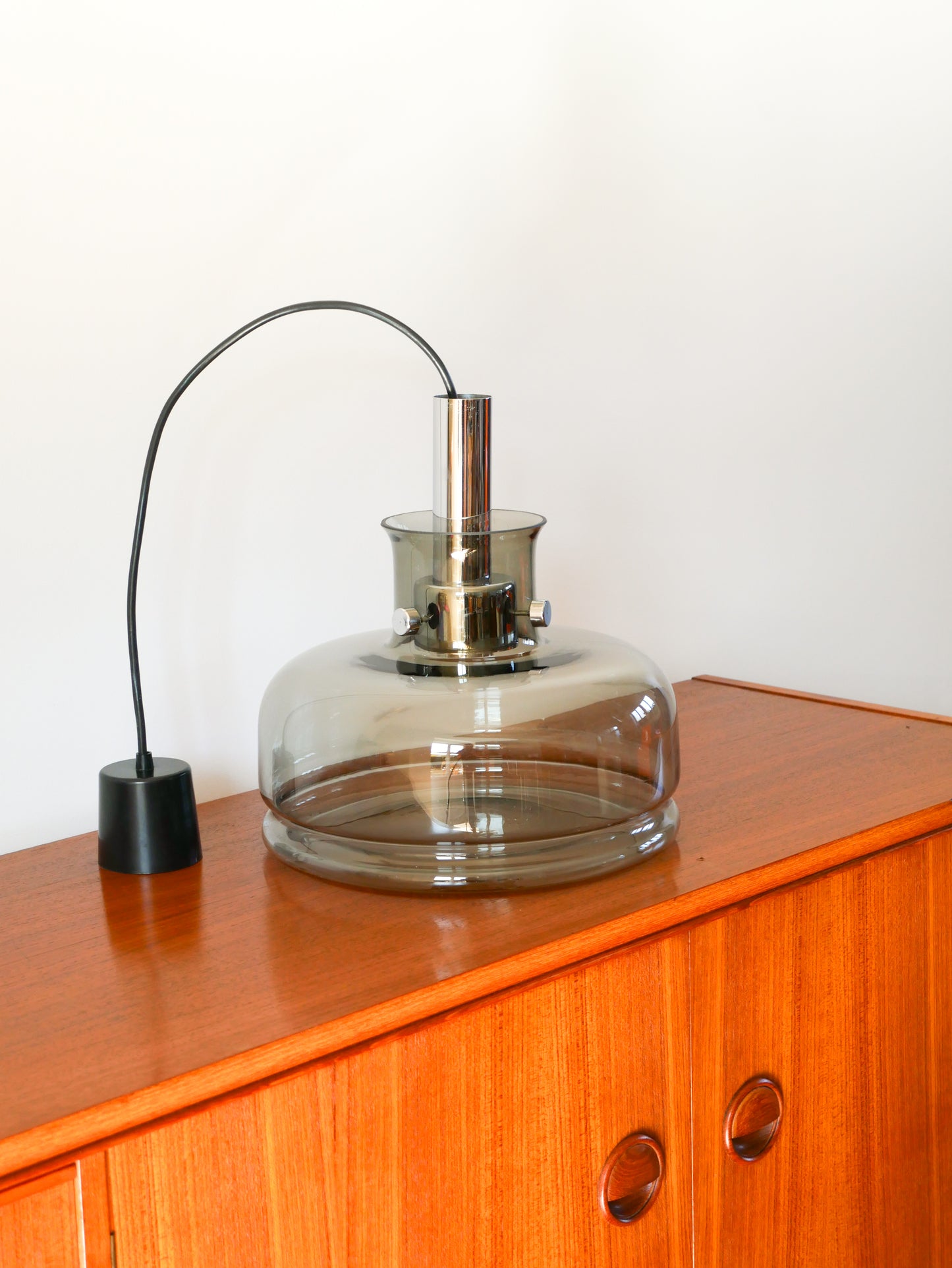 Suspension en verre fumé et globe, Design, 1970