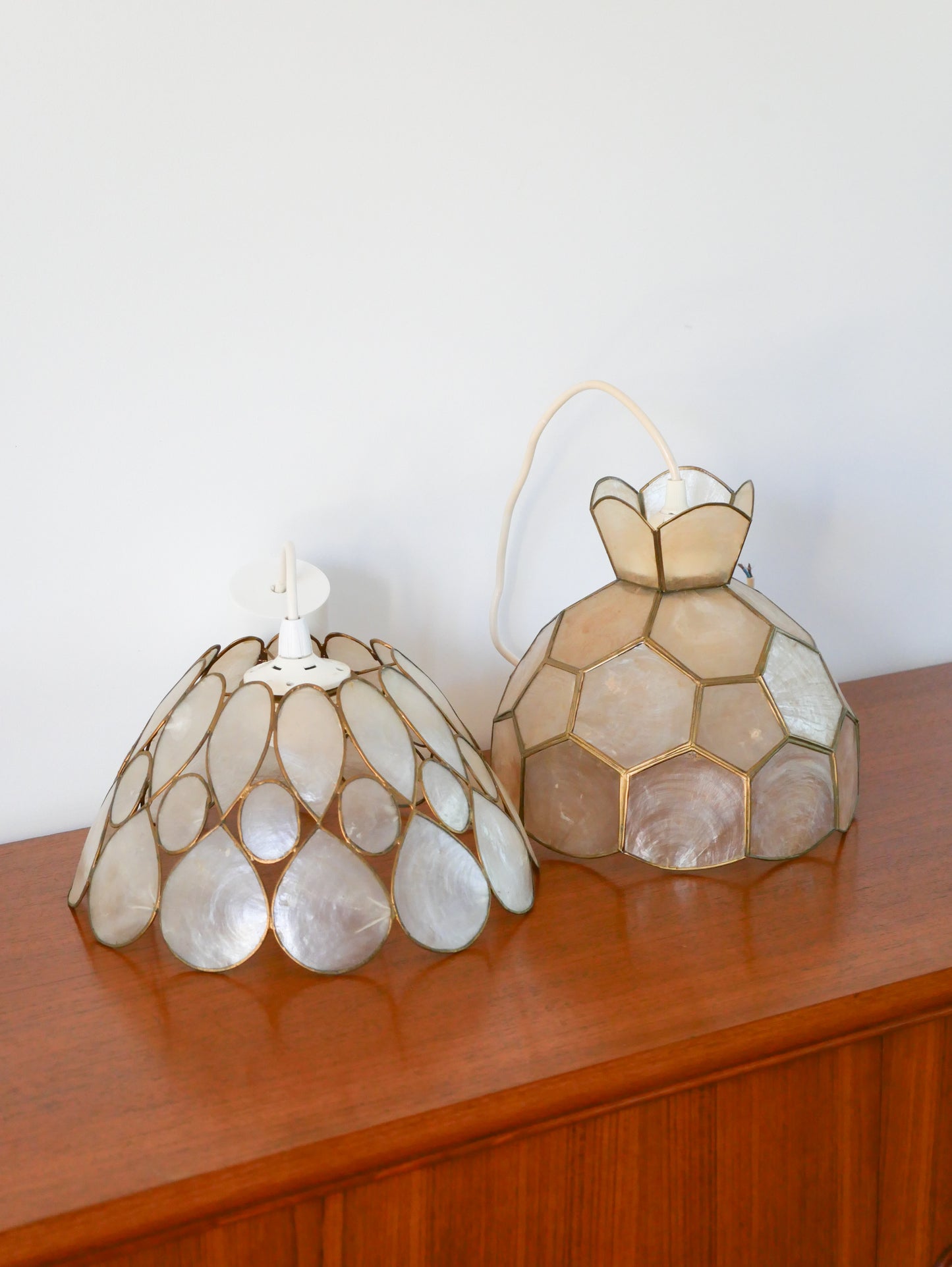 Petite suspension en nacre, 1960 - 22 cm