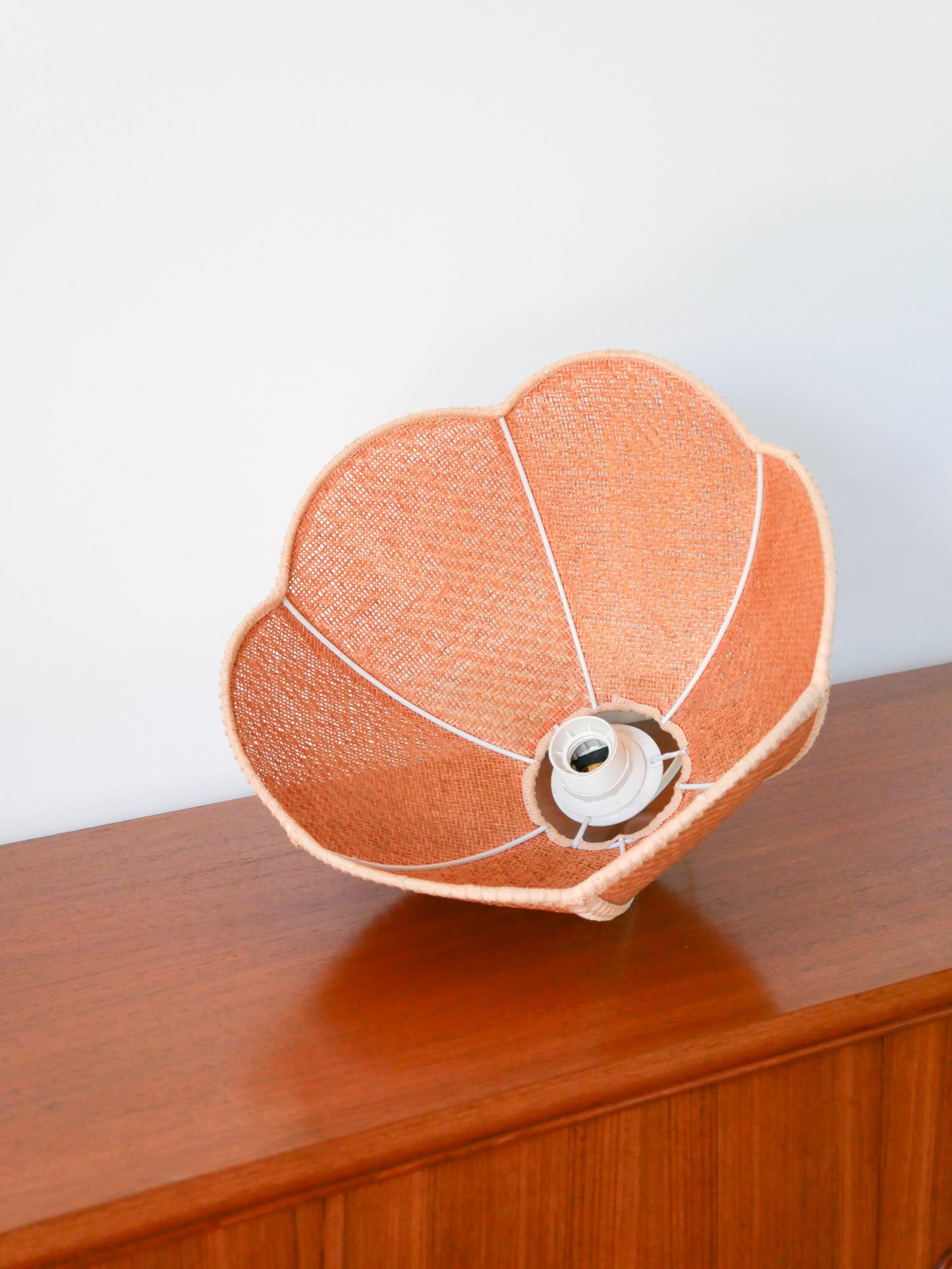 Suspension en rotin, forme Lotus, Beige Rose, 1960